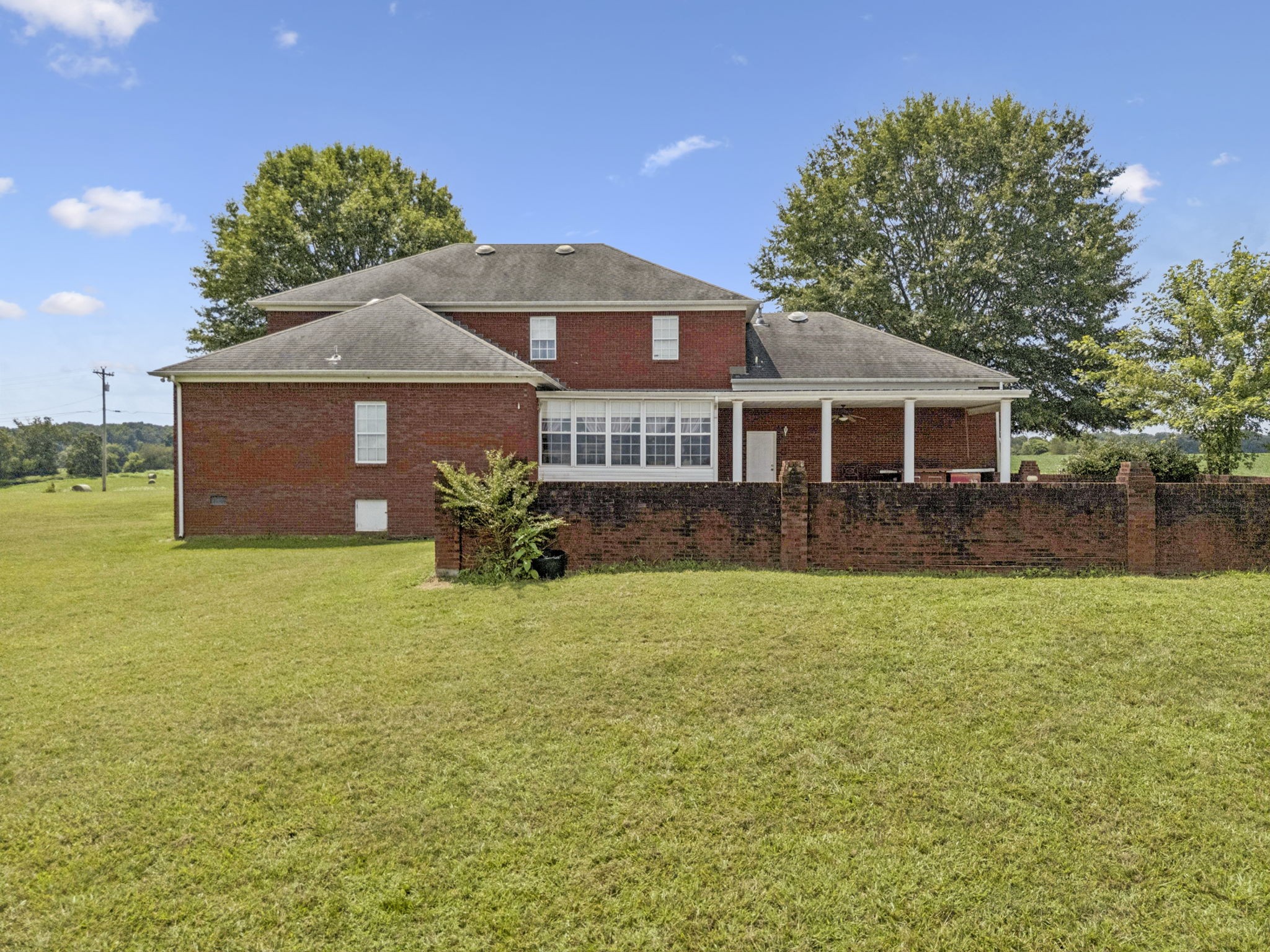 Lawrenceburg, Tennessee, 38464, United States, 5 Bedrooms Bedrooms, ,4 BathroomsBathrooms,Residential,For Sale,1967906