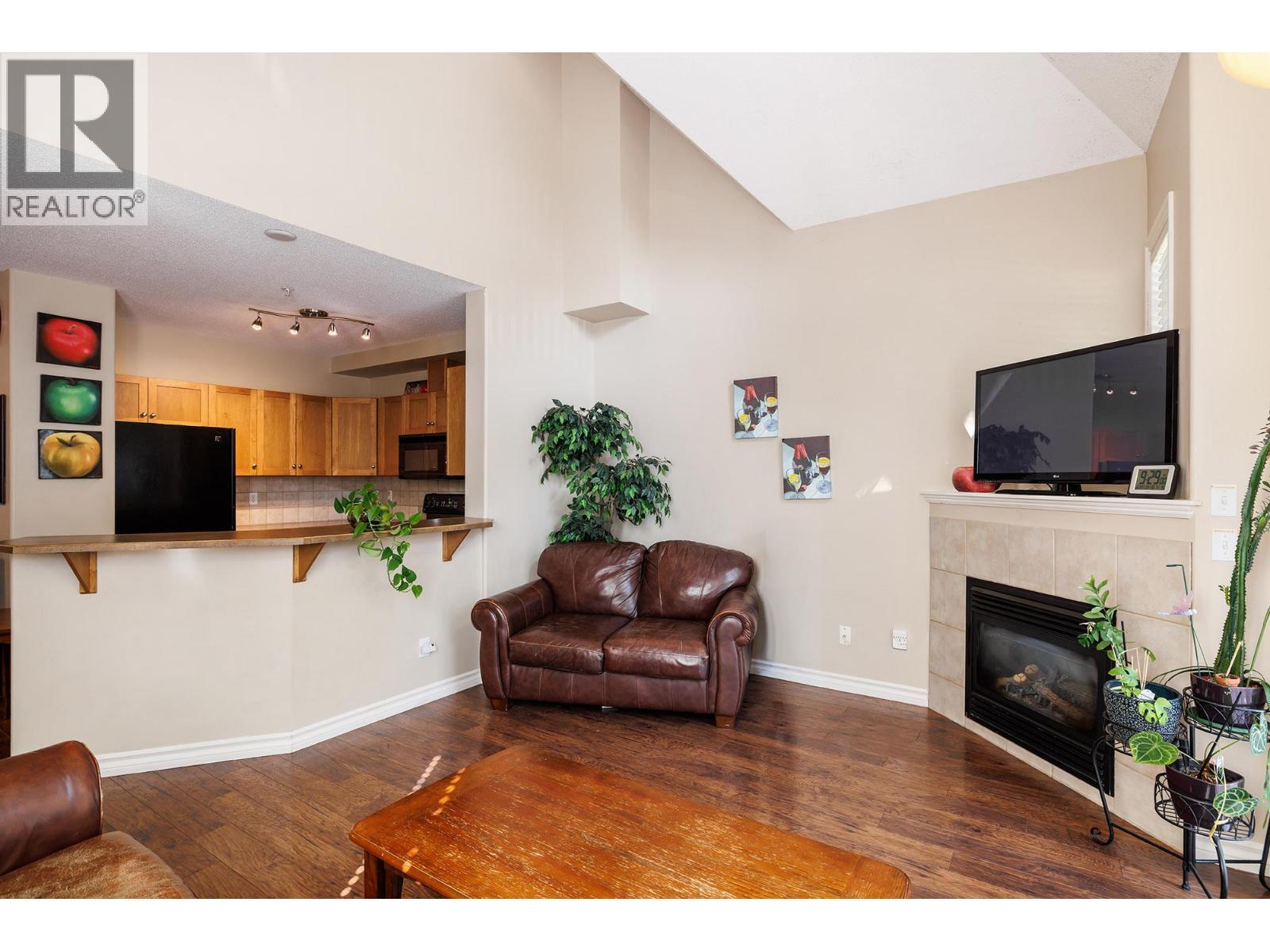 KELOWNA, British Columbia, V1Y 9W1, CA, 2 Bedrooms Bedrooms, ,2 BathroomsBathrooms,Residential,For Sale,1961456