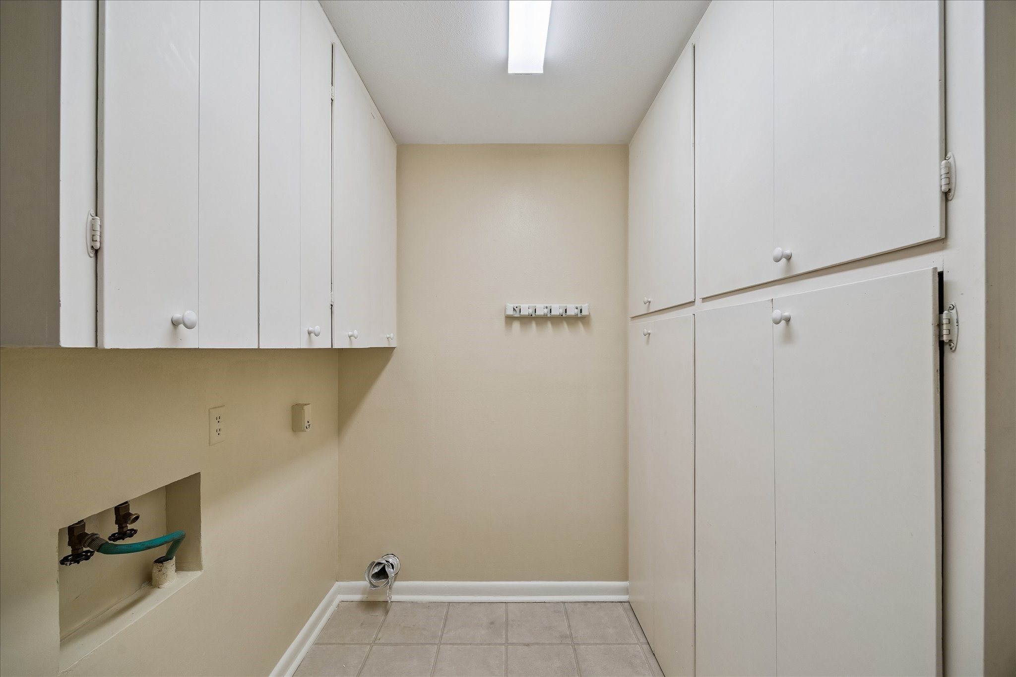  2126 Chimney Rock Road - 物件實景