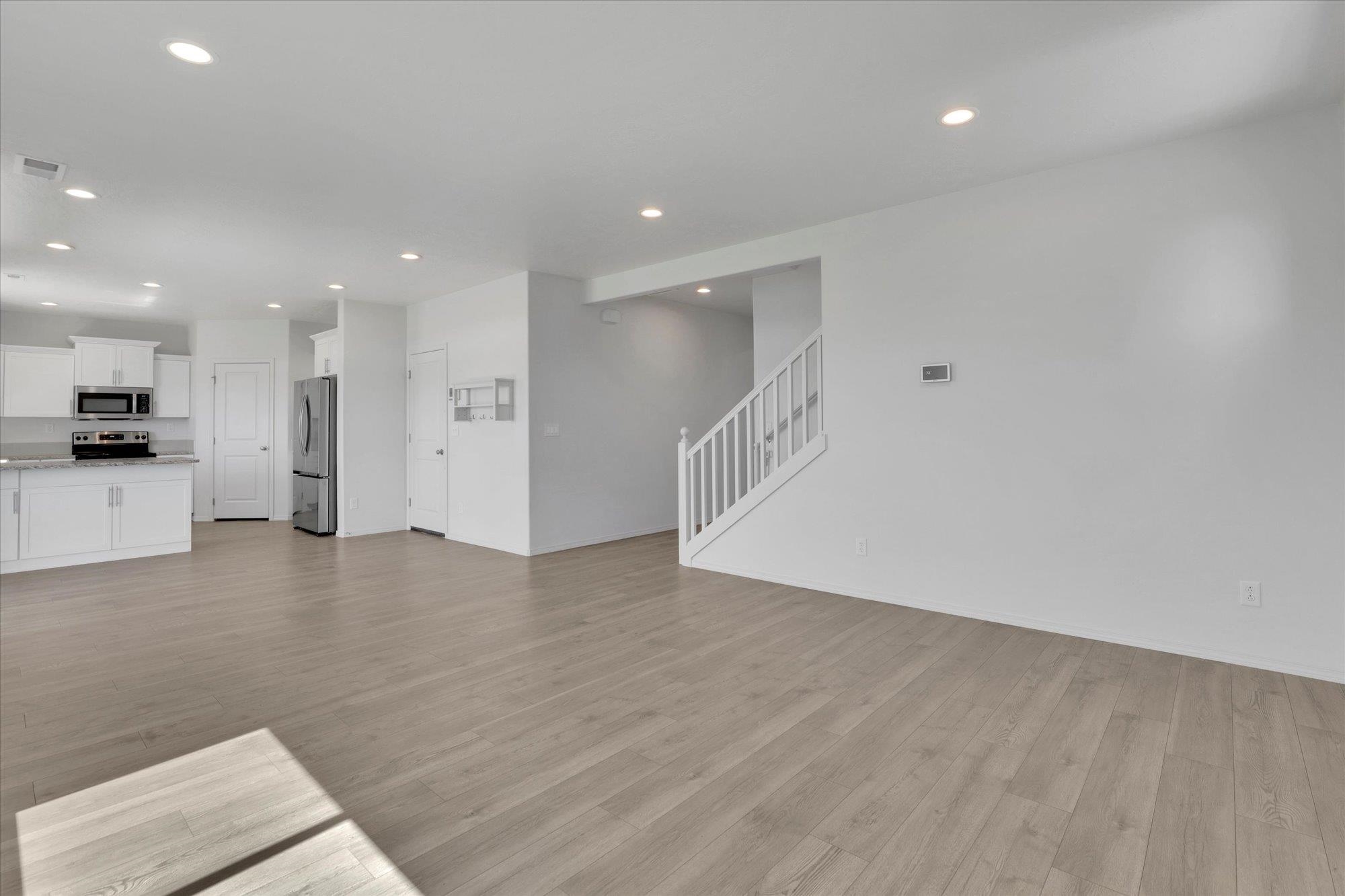 Deer Park, Washington, 99006, United States, 4 Bedrooms Bedrooms, ,3 BathroomsBathrooms,Residential,For Sale,1919491