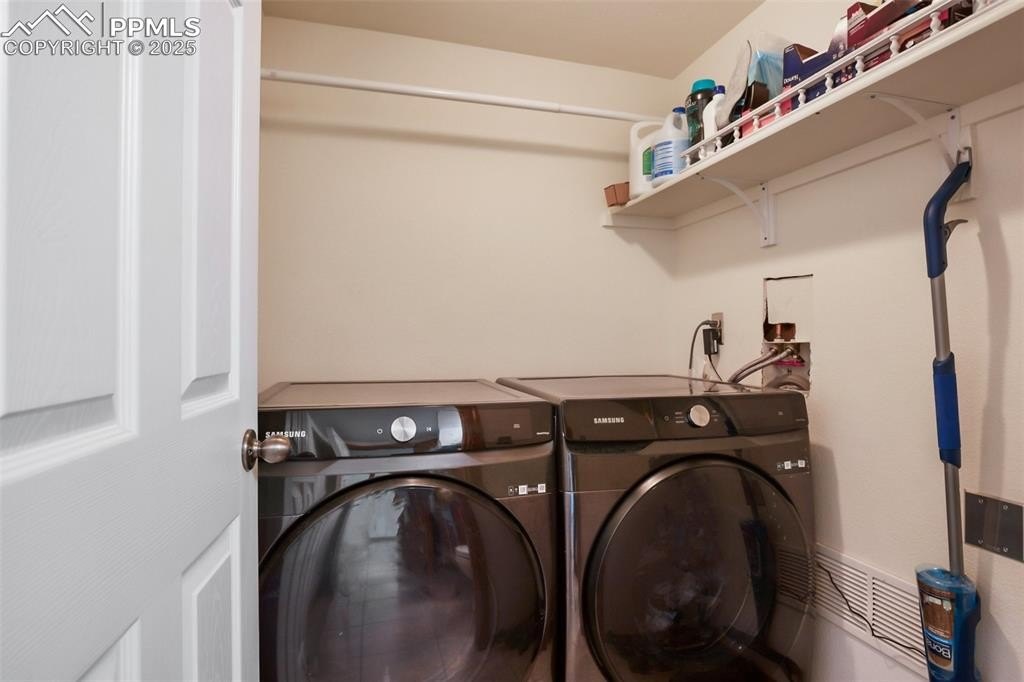 Colorado Springs, Colorado, 80951, United States, 5 Bedrooms Bedrooms, ,4 BathroomsBathrooms,Residential,For Sale,1882285