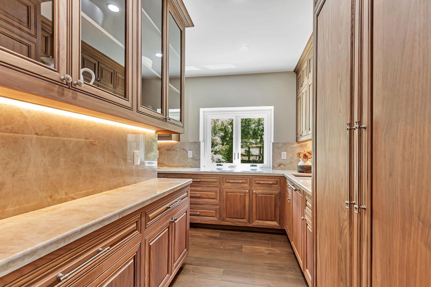 Los Gatos, California, 95032, United States, 8 Bedrooms Bedrooms, ,11 BathroomsBathrooms,Residential,For Sale,1855941