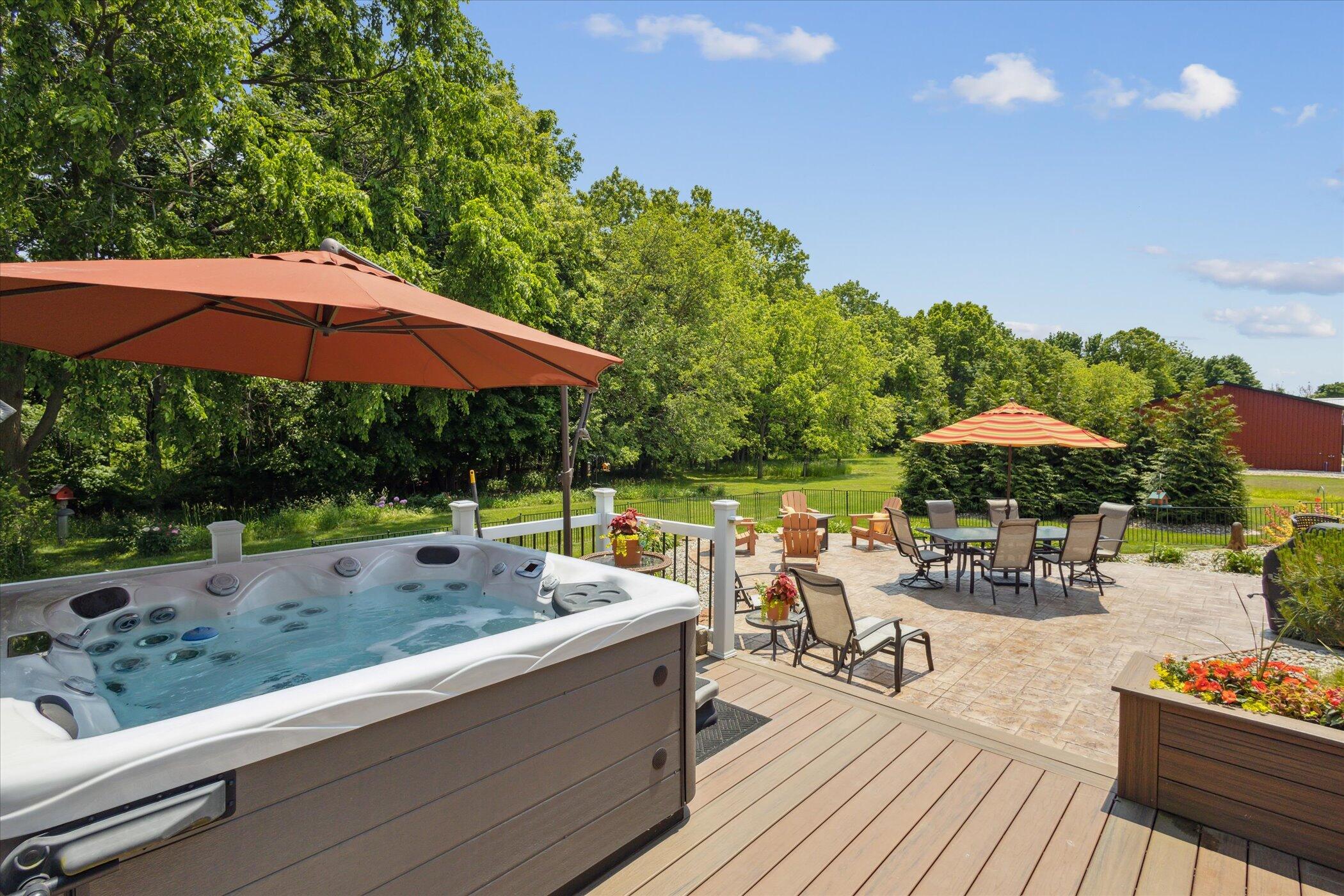 Edwardsburg, Michigan, 49112, United States, 4 Bedrooms Bedrooms, ,4 BathroomsBathrooms,Residential,For Sale,1989598