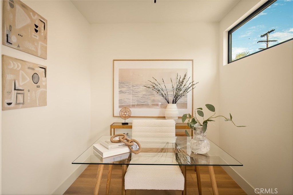 Valley Village, California, 91607, United States, 3 Bedrooms Bedrooms, ,3 BathroomsBathrooms,Residential,For Sale,2002294