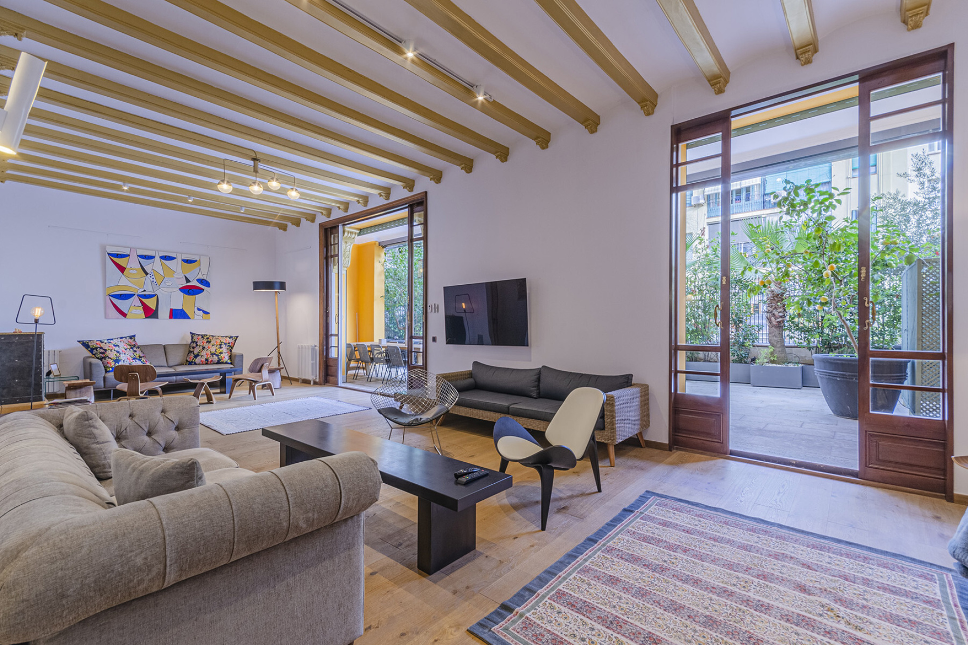  Renovated luxury house with terrace for sale in Eixample, Barcelona - 物件實景