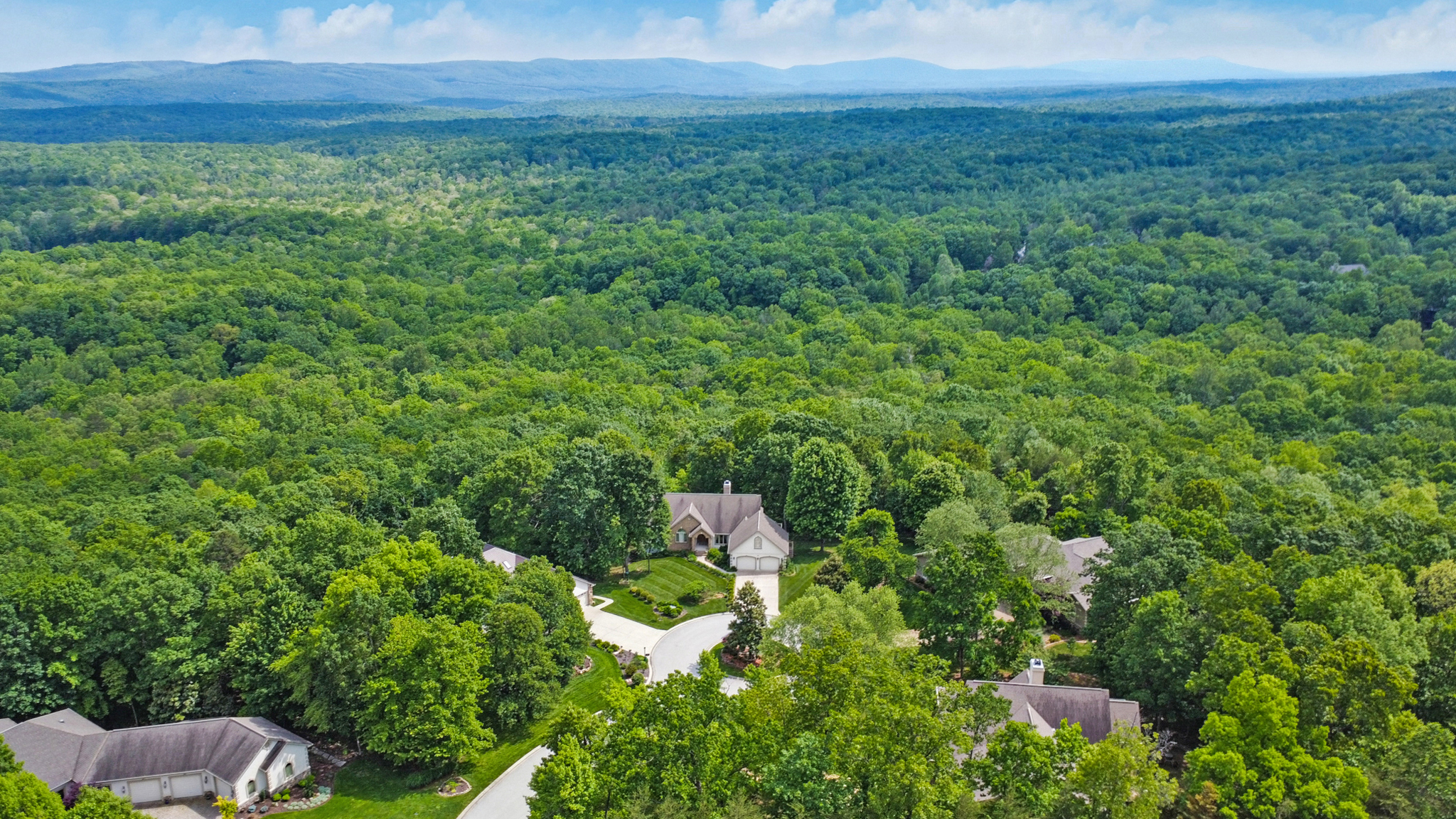 Crossville, Tennessee, 38558, United States, 3 Bedrooms Bedrooms, ,2 BathroomsBathrooms,Residential,For Sale,1979949