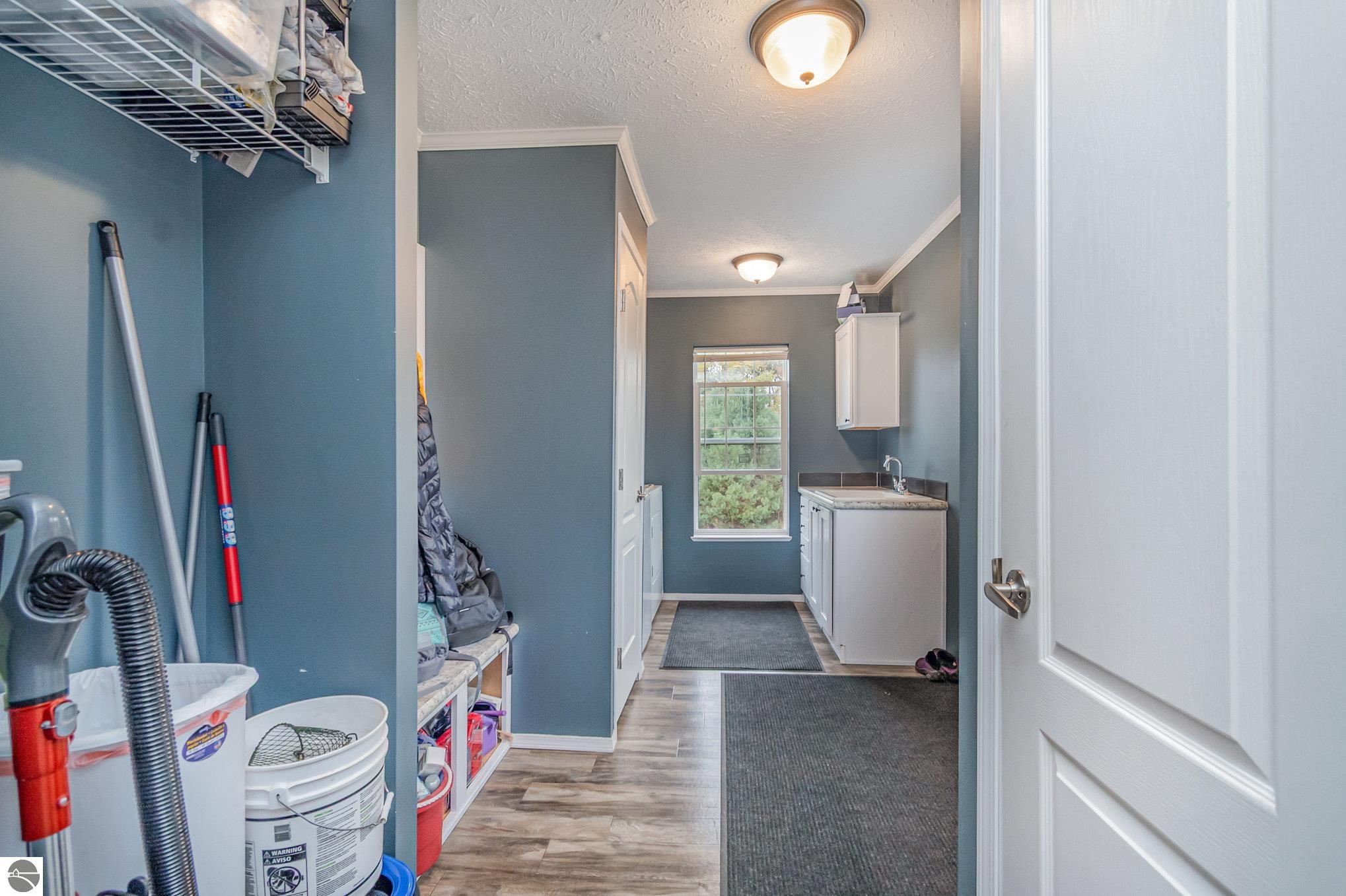 Vestaburg, Michigan, 48891, United States, 6 Bedrooms Bedrooms, ,3 BathroomsBathrooms,Residential,For Sale,1976935