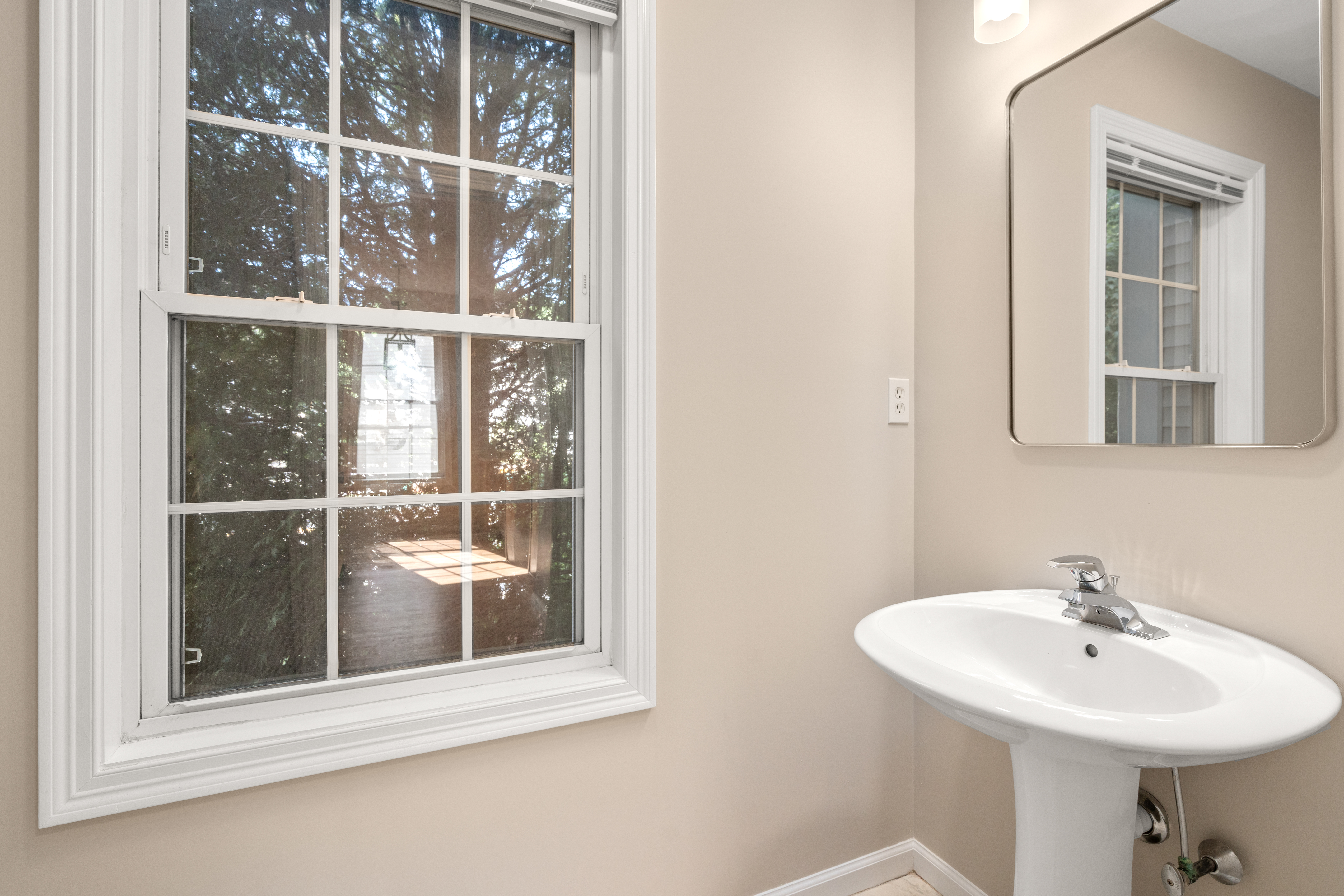  555 Main Street, Unit 6, Woburn, MA 01801 - 物件實景
