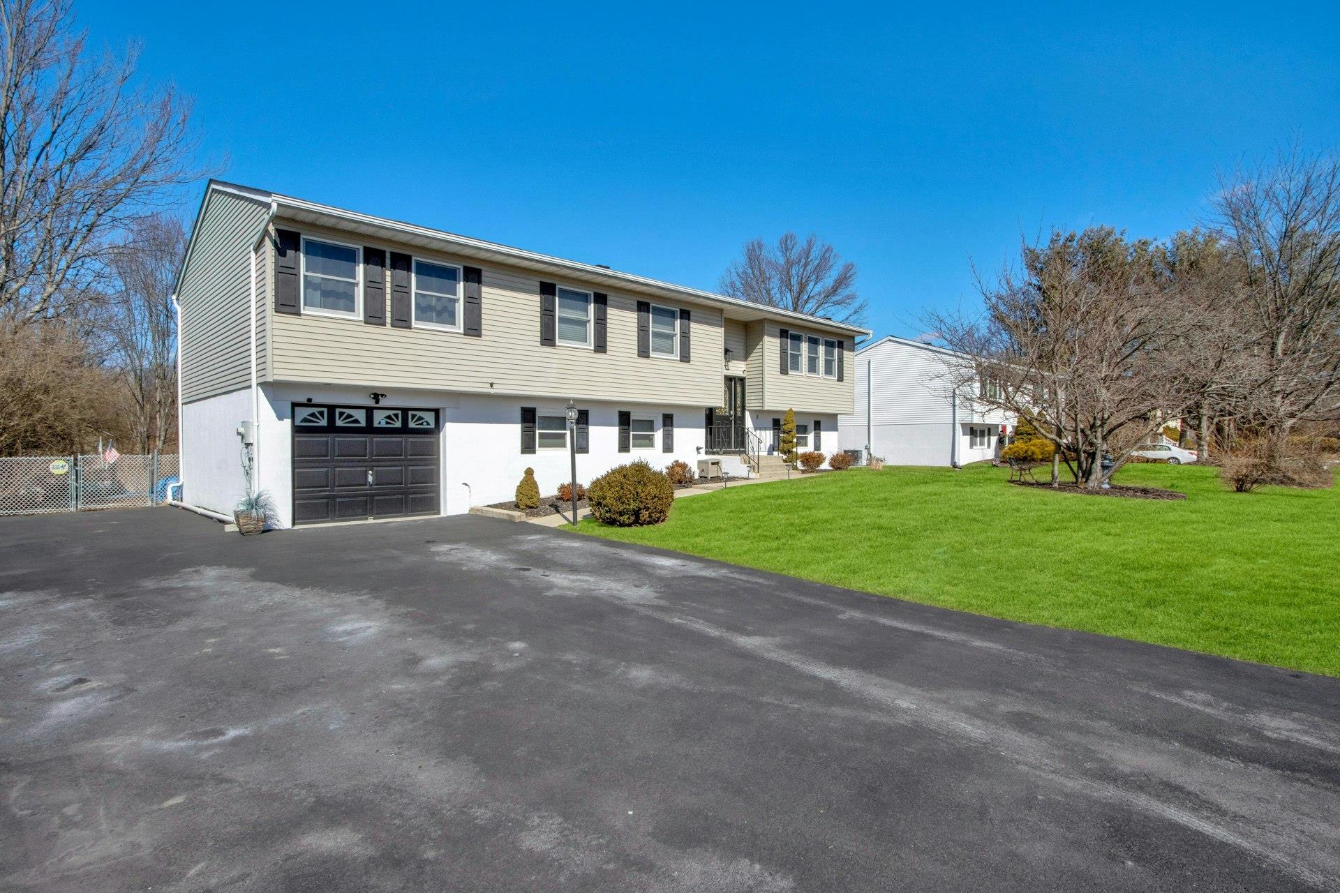Washingtonville, New York, 10992, United States, 4 Bedrooms Bedrooms, ,2 BathroomsBathrooms,Residential,For Sale,1888612
