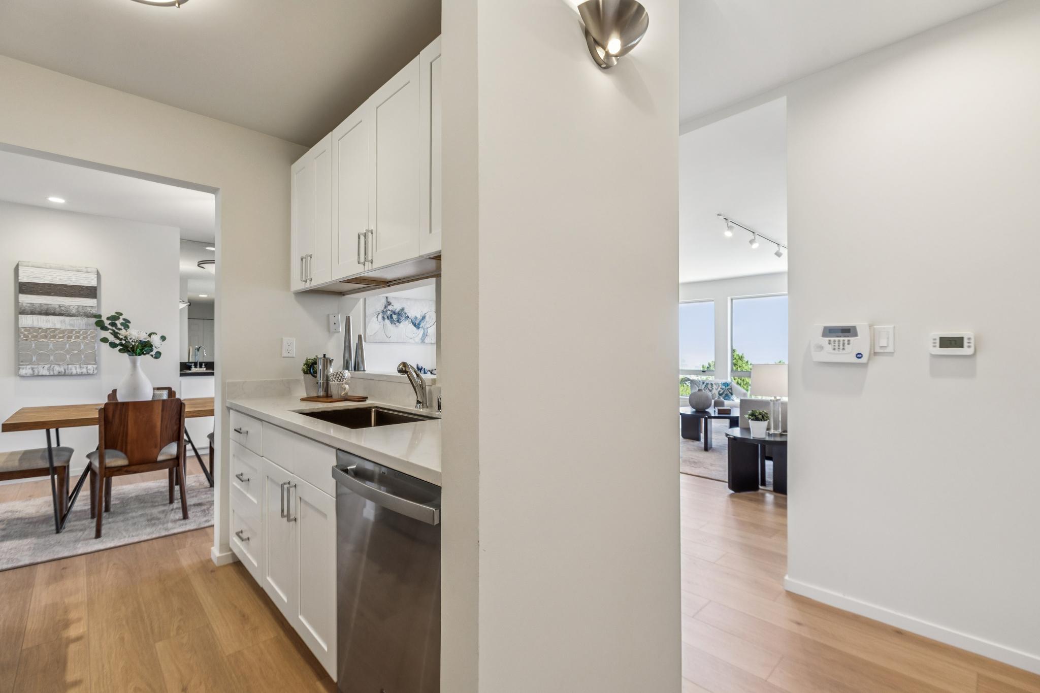  Top floor panoramic view remodeled condo - 物件實景