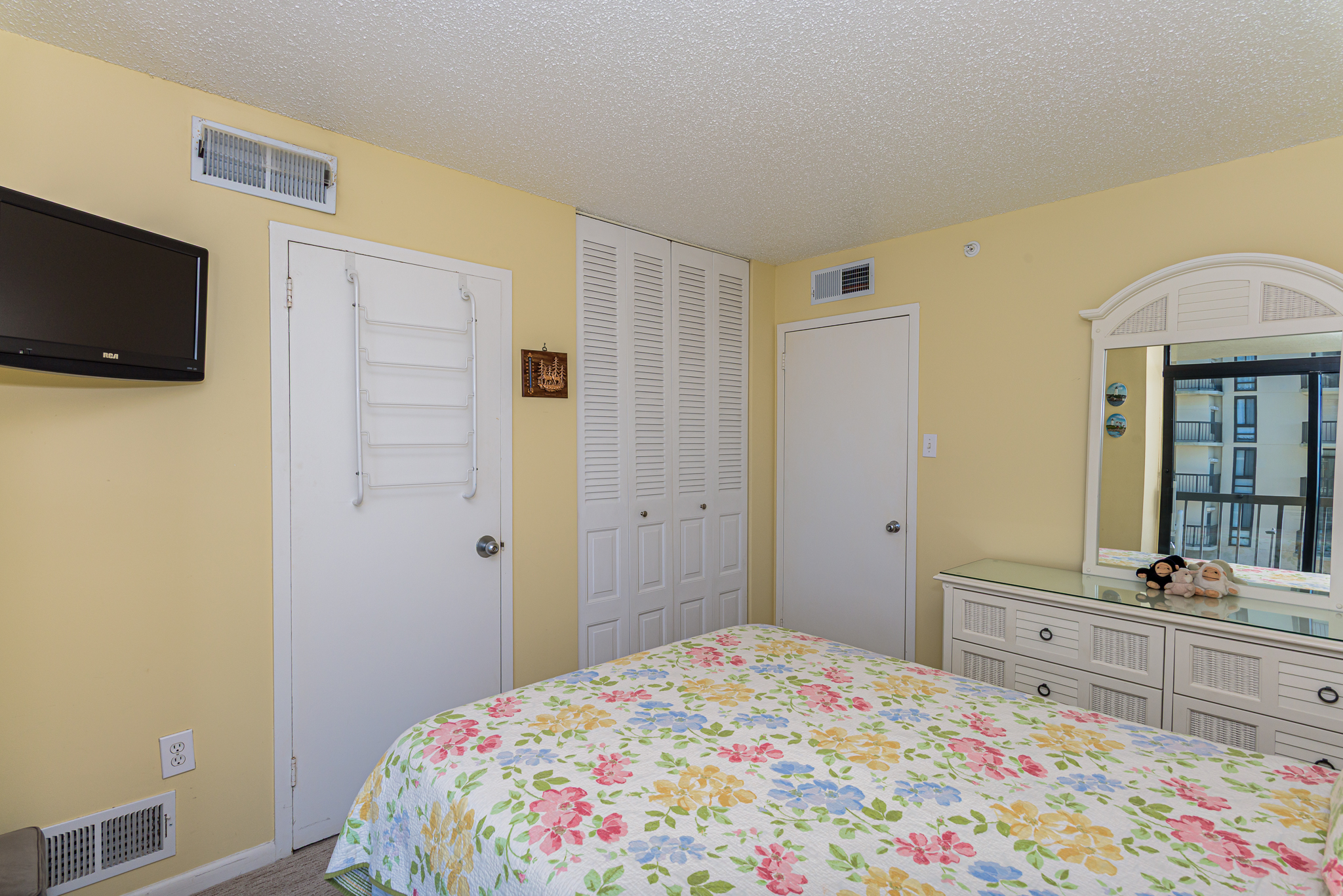 Ocean City, Maryland, 21842, United States, 3 Bedrooms Bedrooms, ,2 BathroomsBathrooms,Residential,For Sale,1929100