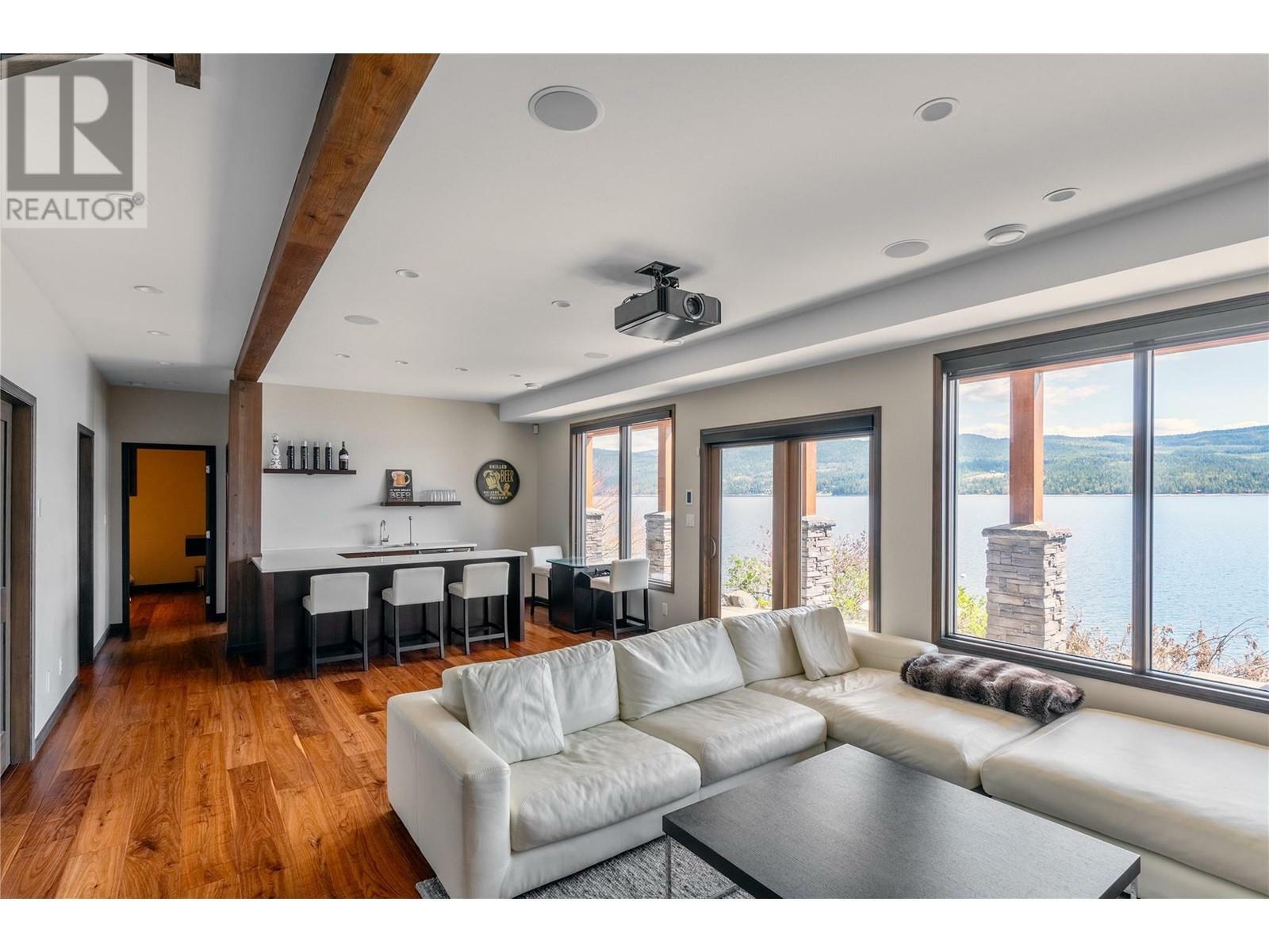 ANGLEMONT, British Columbia, V0E 1M8, CA, 5 Bedrooms Bedrooms, ,4 BathroomsBathrooms,Residential,For Sale,1838745