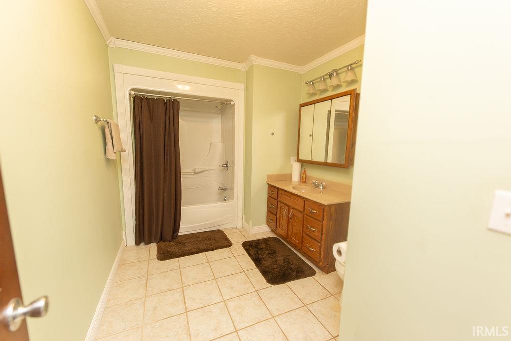 Unionville, Indiana, 47468, United States, 3 Bedrooms Bedrooms, ,4 BathroomsBathrooms,Residential,For Sale,1943057