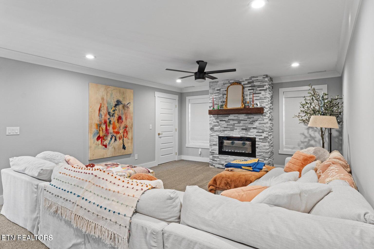 Maryville, Tennessee, 37803, United States, 4 Bedrooms Bedrooms, ,3 BathroomsBathrooms,Residential,For Sale,2003233