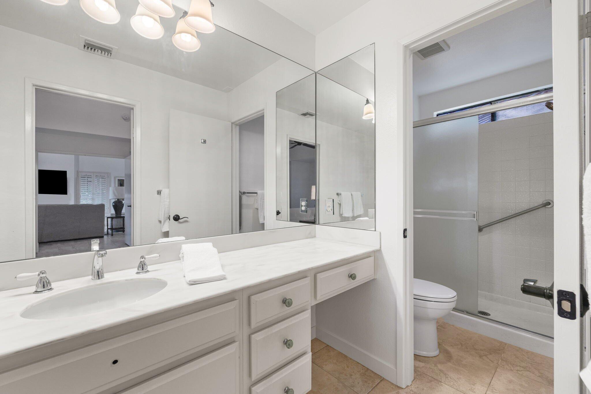 Palm Desert, California, 92260, United States, 2 Bedrooms Bedrooms, ,2 BathroomsBathrooms,Residential,For Sale,1987957