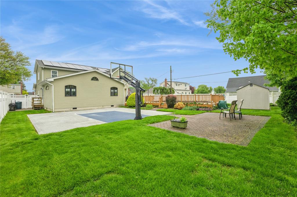Hicksville, New York, 11801, United States, 4 Bedrooms Bedrooms, ,3 BathroomsBathrooms,Residential,For Sale,1835516