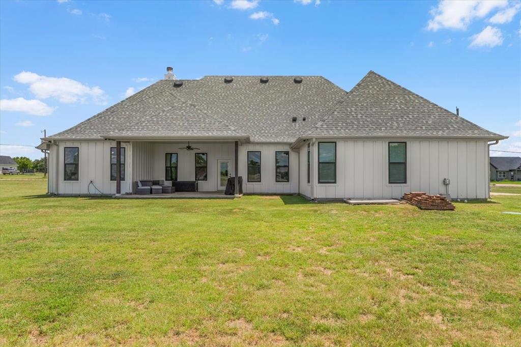 Weatherford, Texas, 76088, United States, 5 Bedrooms Bedrooms, ,5 BathroomsBathrooms,Residential,For Sale,1900599