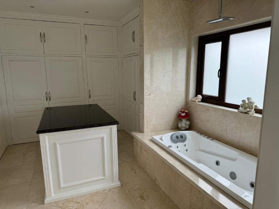 Lerma, Estado de méxico, 52005, Mexico, 5 Bedrooms Bedrooms, ,5 BathroomsBathrooms,Residential,For Sale,2003120