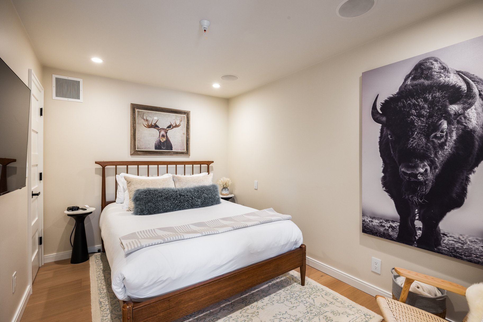  Fully Reimagined Ski-In/Ski-Out Condo — Smart Home Features - 物件實景