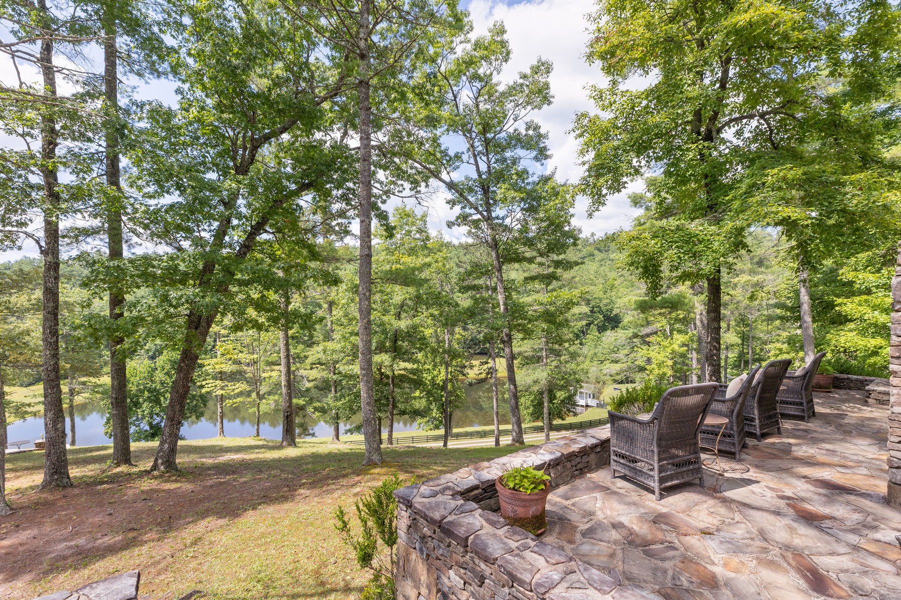  1356 Blue Valley Road - 物件實景
