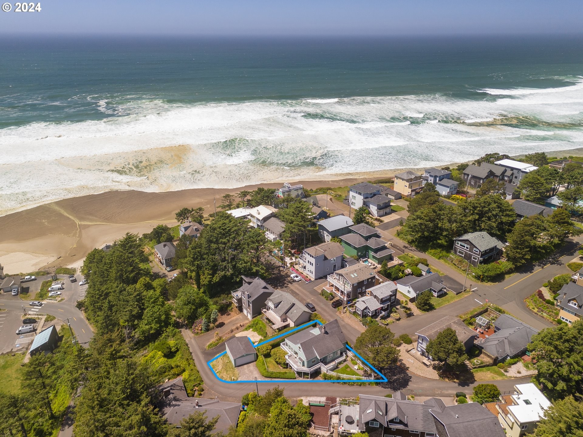 Lincoln City, Oregon, 97367, United States, 3 Bedrooms Bedrooms, ,2 BathroomsBathrooms,Residential,For Sale,1735832