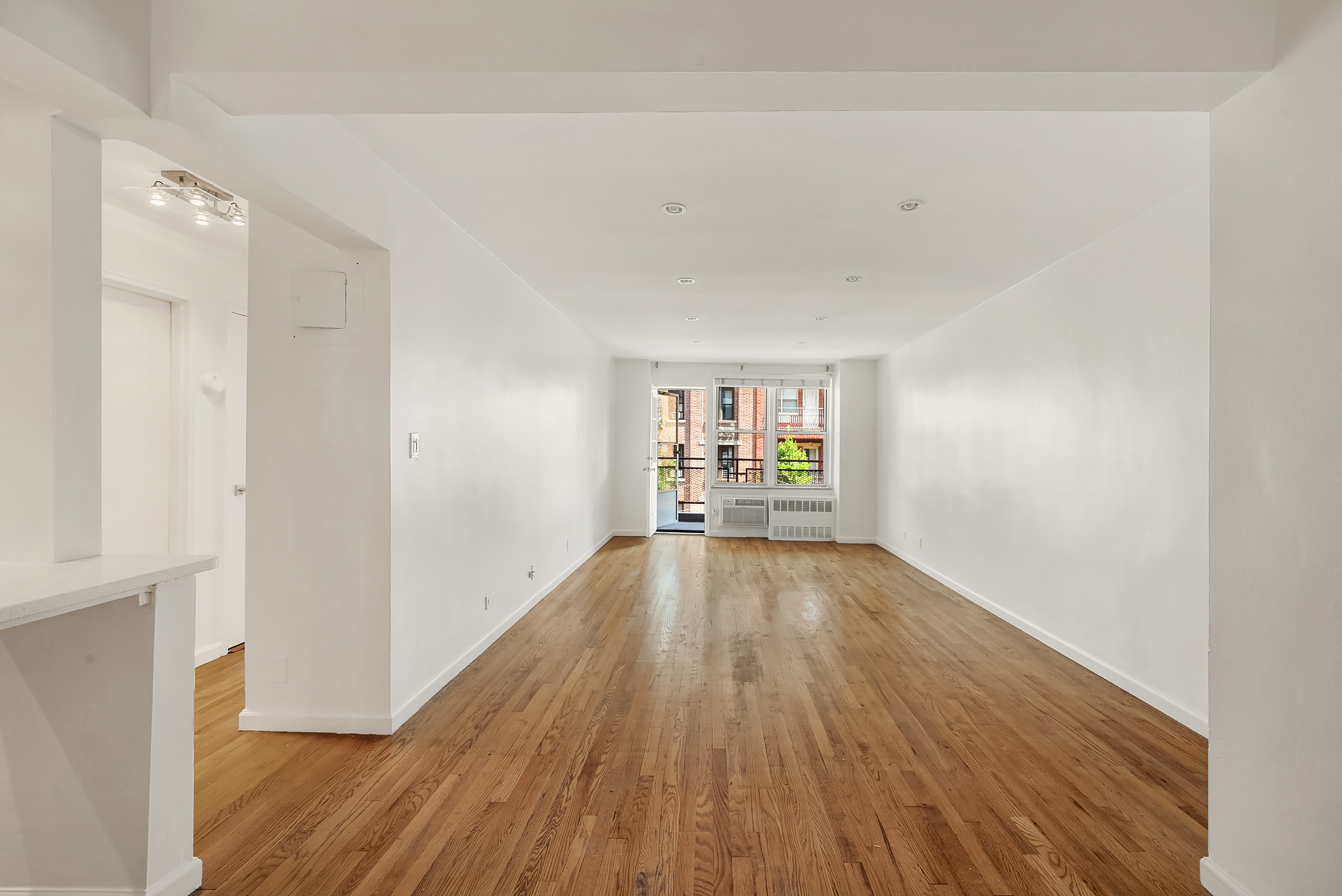  30-44 29th Street - 物件實景