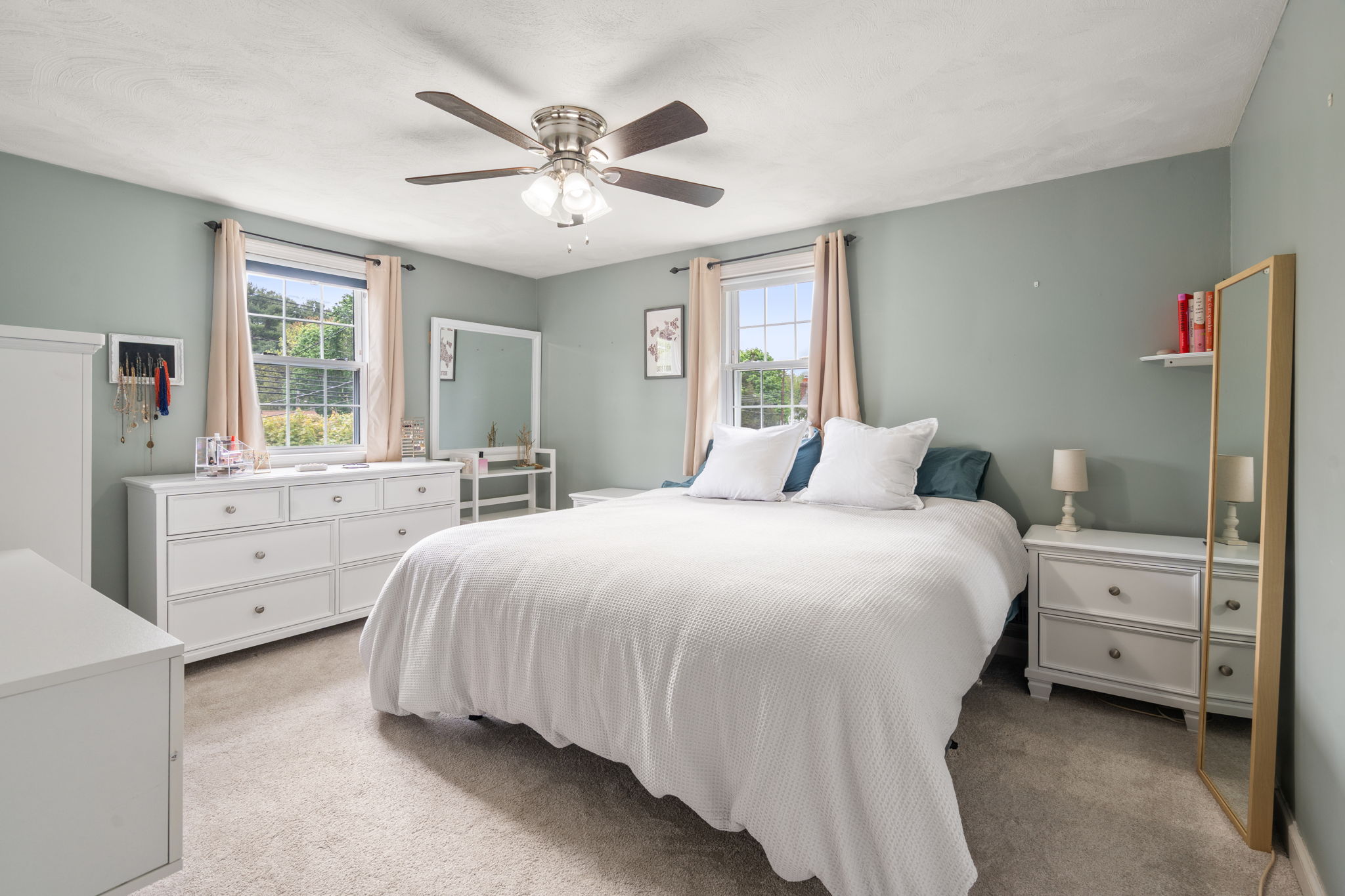  2 Forbes Road, Canton, MA, 02021 - 物件實景