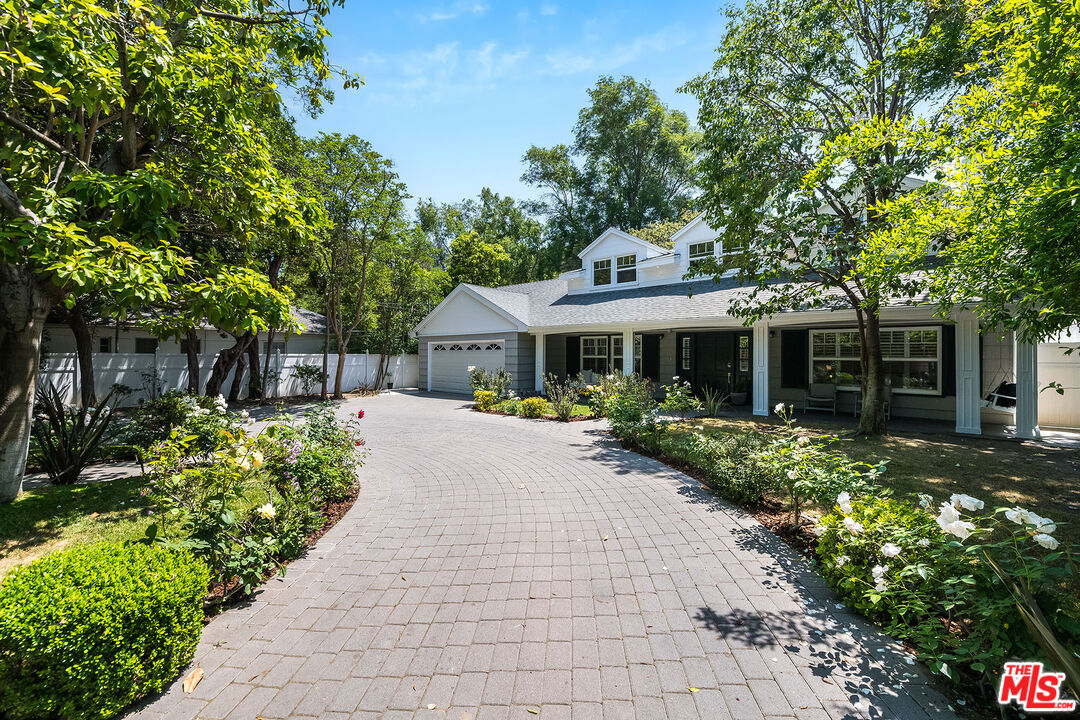 Studio City, California, 91604, United States, 4 Bedrooms Bedrooms, ,3 BathroomsBathrooms,Residential,For Sale,1850354
