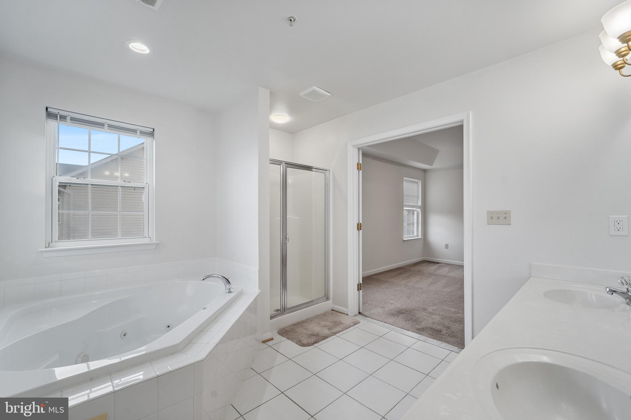 Clinton, Maryland, 20735, United States, 5 Bedrooms Bedrooms, ,4 BathroomsBathrooms,Residential,For Sale,2005620