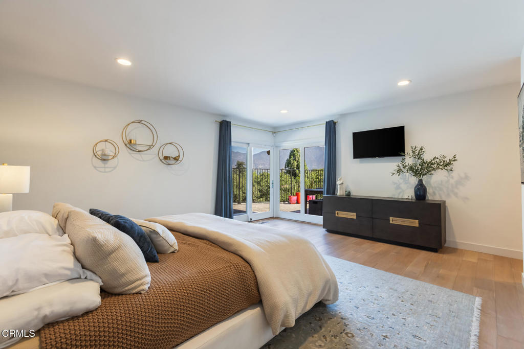 La Canada Flintridge, California, 91011, United States, 3 Bedrooms Bedrooms, ,3 BathroomsBathrooms,Residential,For Sale,1941612