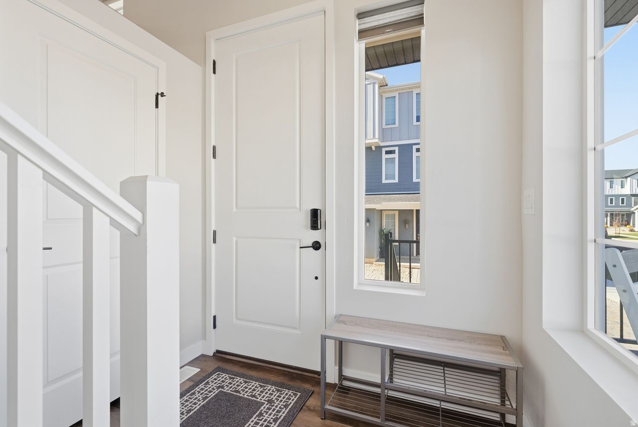 Saratoga Springs, Utah, 84045, United States, 3 Bedrooms Bedrooms, ,3 BathroomsBathrooms,Residential,For Sale,2000847