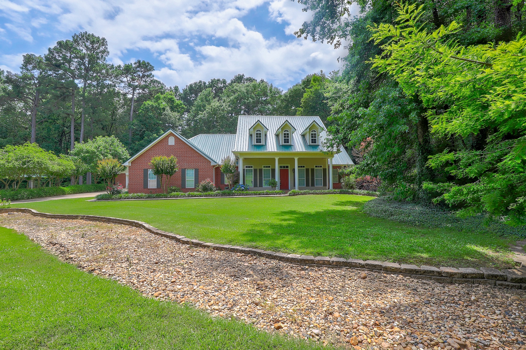 Texarkana, Texas, 75503, United States, 3 Bedrooms Bedrooms, ,4 BathroomsBathrooms,Residential,For Sale,1841636
