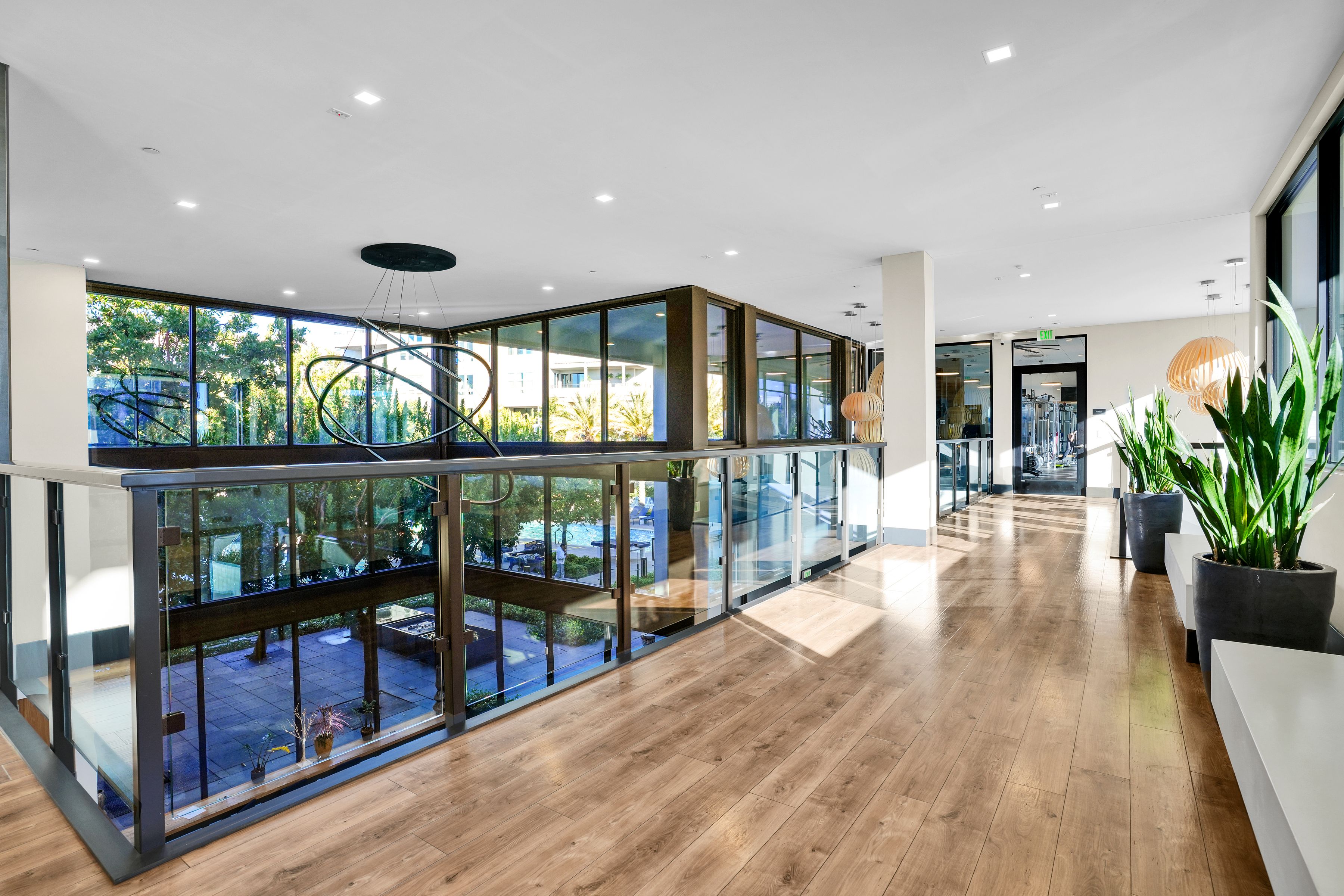  Luxury Light-Filled Metro Crossing Condo - 物件實景