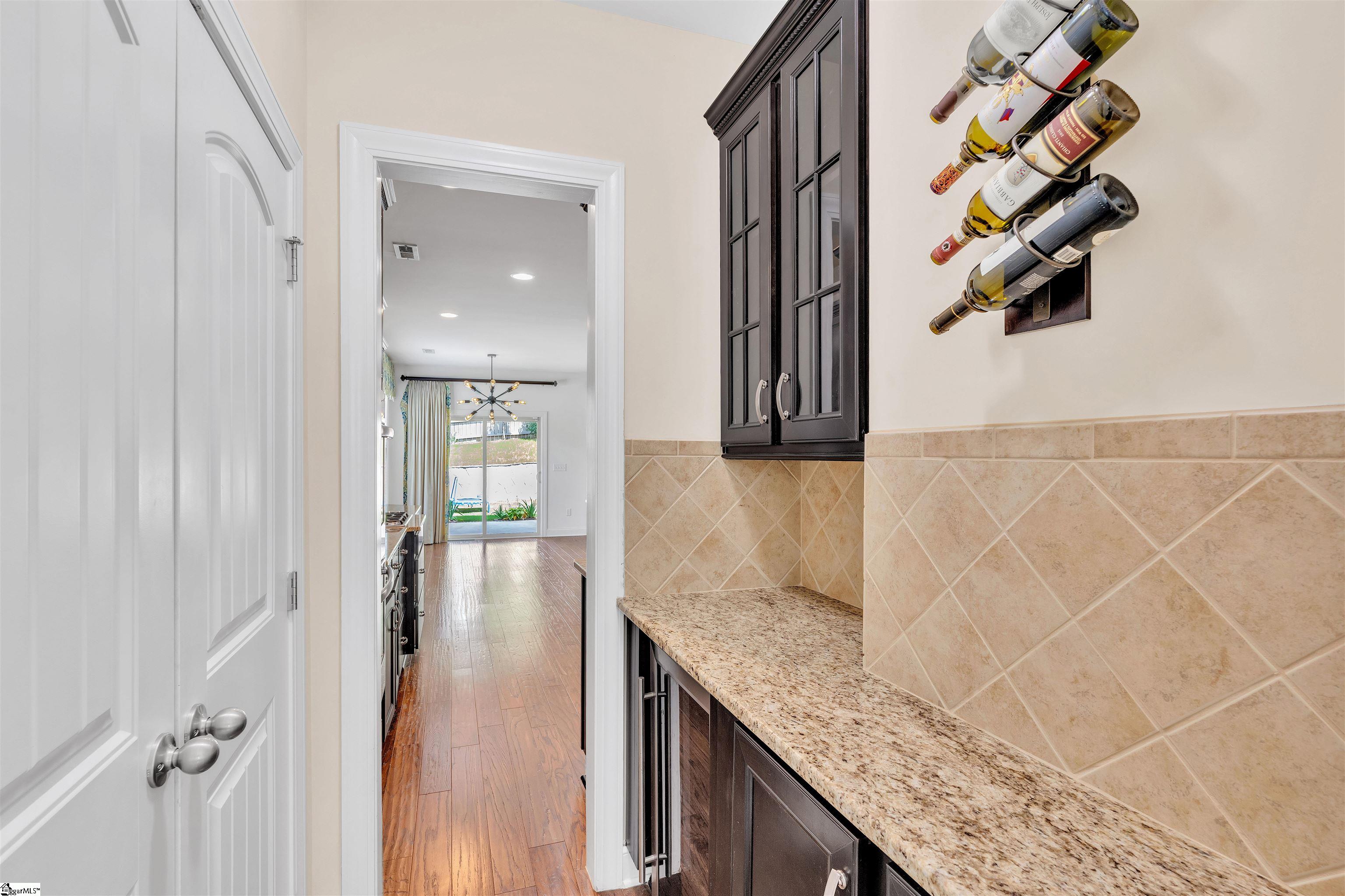 Greenville, South Carolina, 29615, United States, 5 Bedrooms Bedrooms, ,4 BathroomsBathrooms,Residential,For Sale,1827881