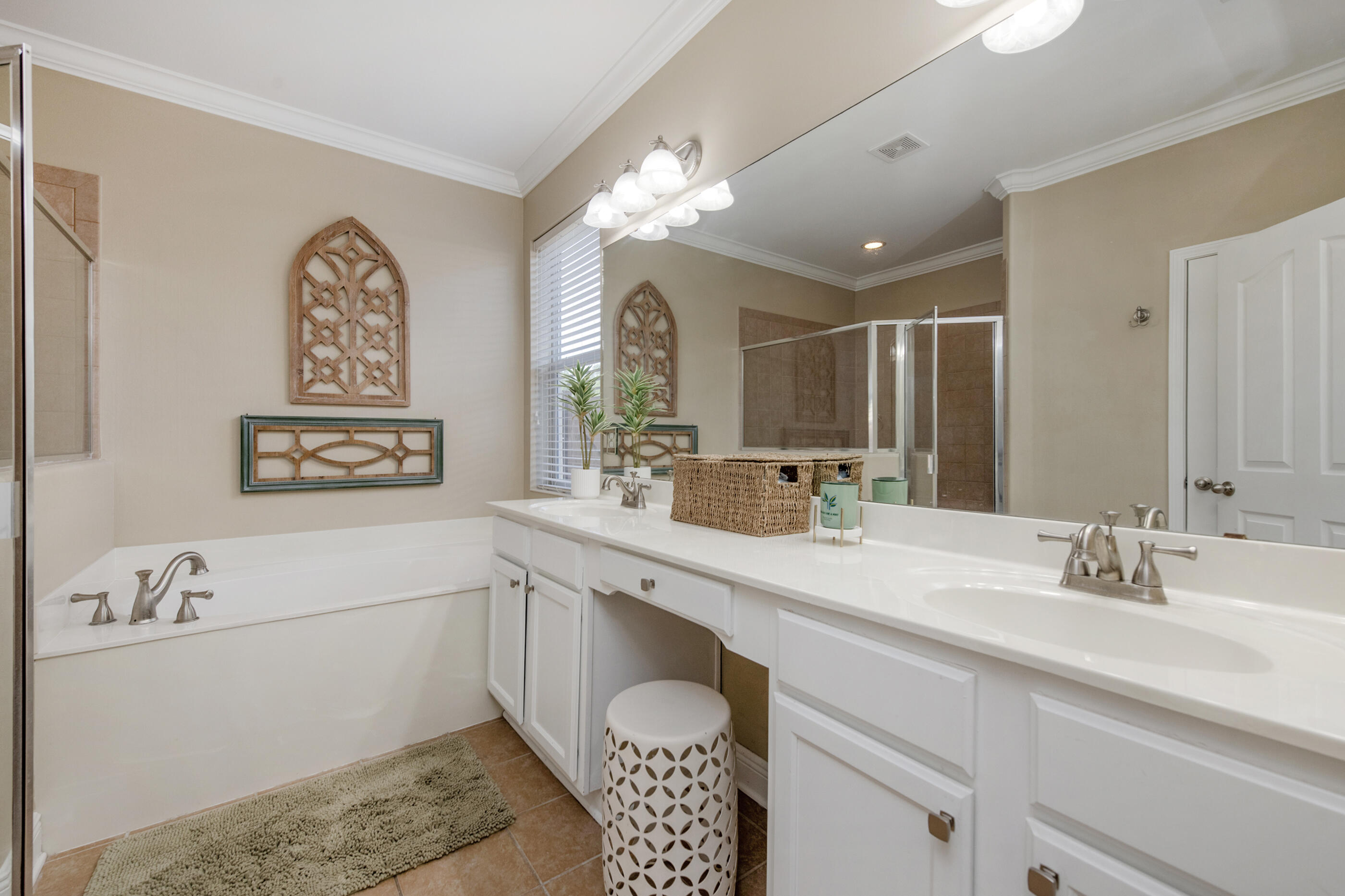 Mary Esther, Florida, 32569, United States, 5 Bedrooms Bedrooms, ,3 BathroomsBathrooms,Residential,For Sale,1940408