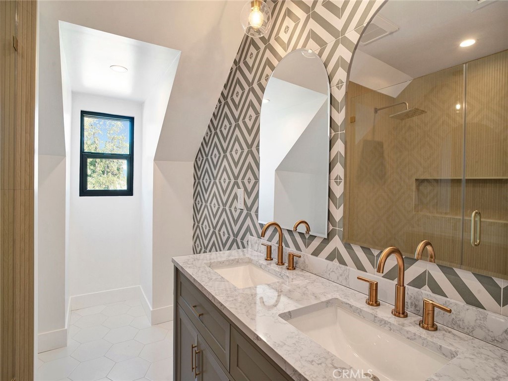 West Hills, California, 91307, United States, 4 Bedrooms Bedrooms, ,2 BathroomsBathrooms,Residential,For Sale,1984295