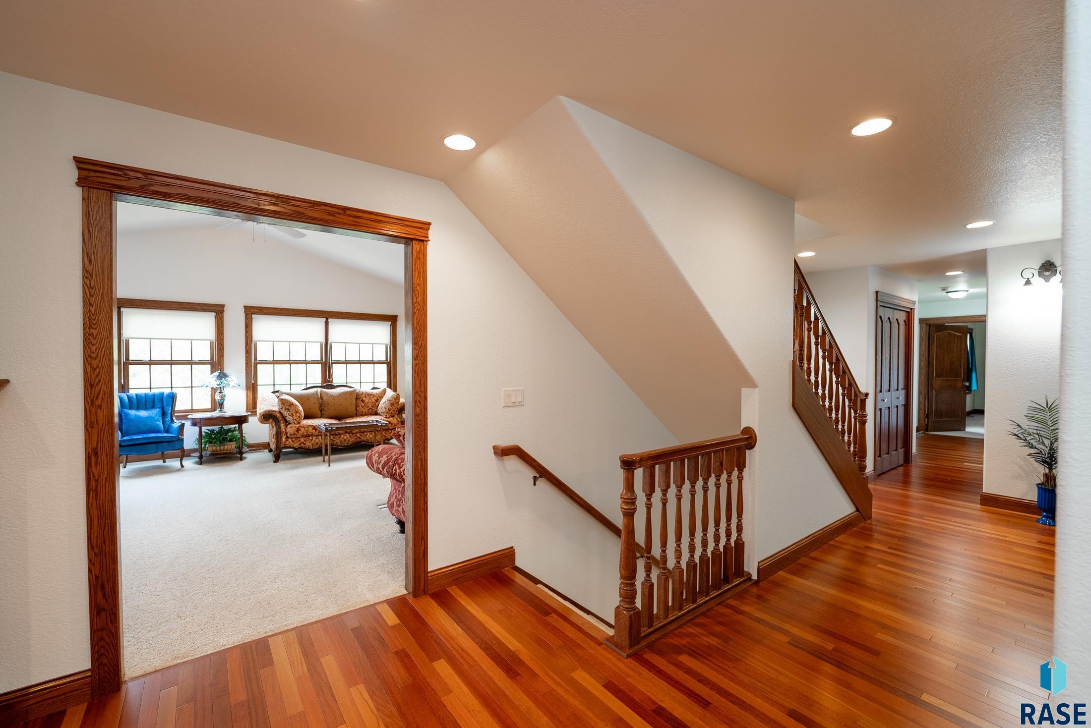 Yankton, South Dakota, 57078, United States, 6 Bedrooms Bedrooms, ,4 BathroomsBathrooms,Residential,For Sale,1975294