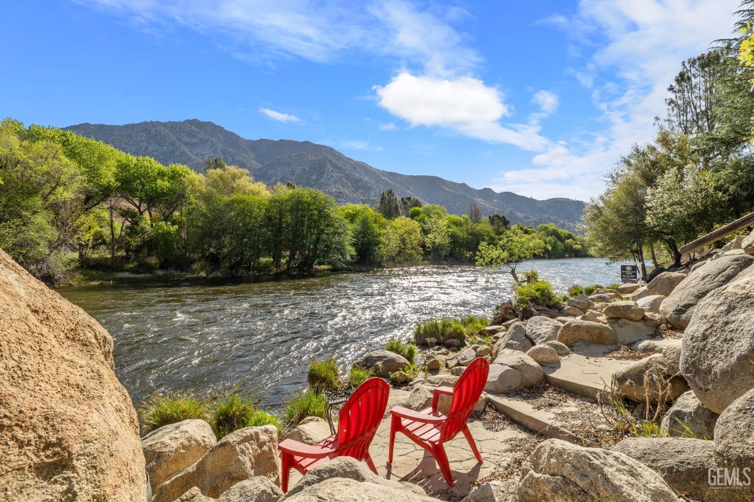 Kernville, California, 93238, United States, 4 Bedrooms Bedrooms, ,3 BathroomsBathrooms,Residential,For Sale,1941989