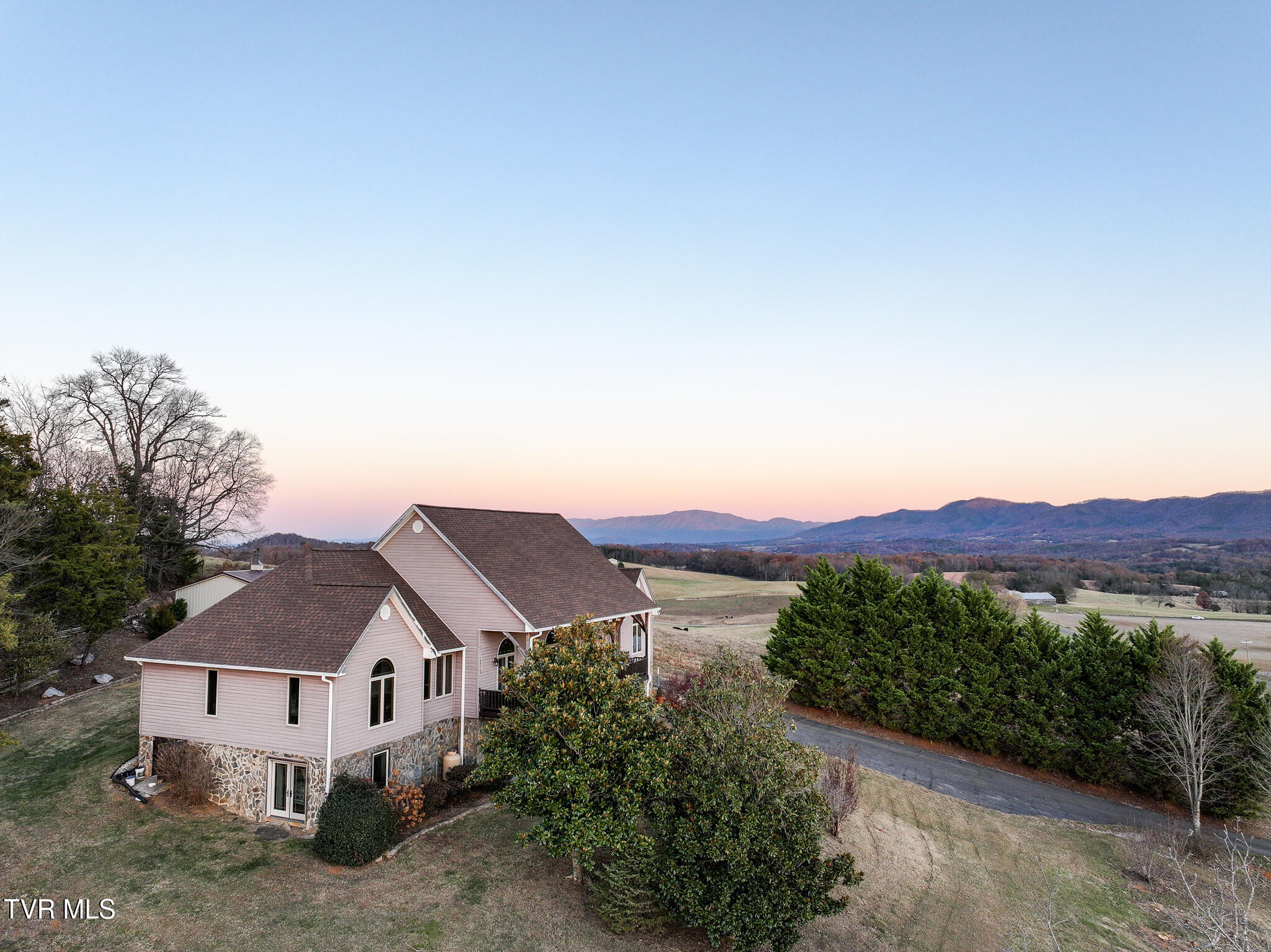 Parrottsville, Tennessee, 37843, United States, 5 Bedrooms Bedrooms, ,4 BathroomsBathrooms,Residential,For Sale,2005757