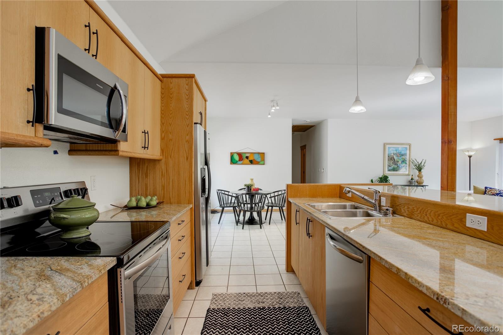 Littleton, Colorado, 80127, United States, 3 Bedrooms Bedrooms, ,2 BathroomsBathrooms,Residential,For Sale,1846692