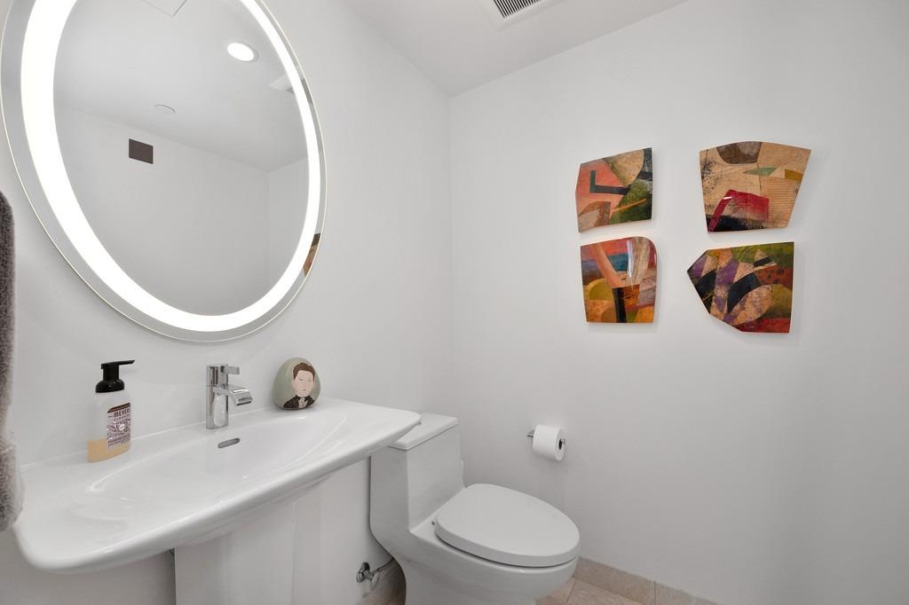 Sacramento, California, 95814, United States, 2 Bedrooms Bedrooms, ,3 BathroomsBathrooms,Residential,For Sale,1905892