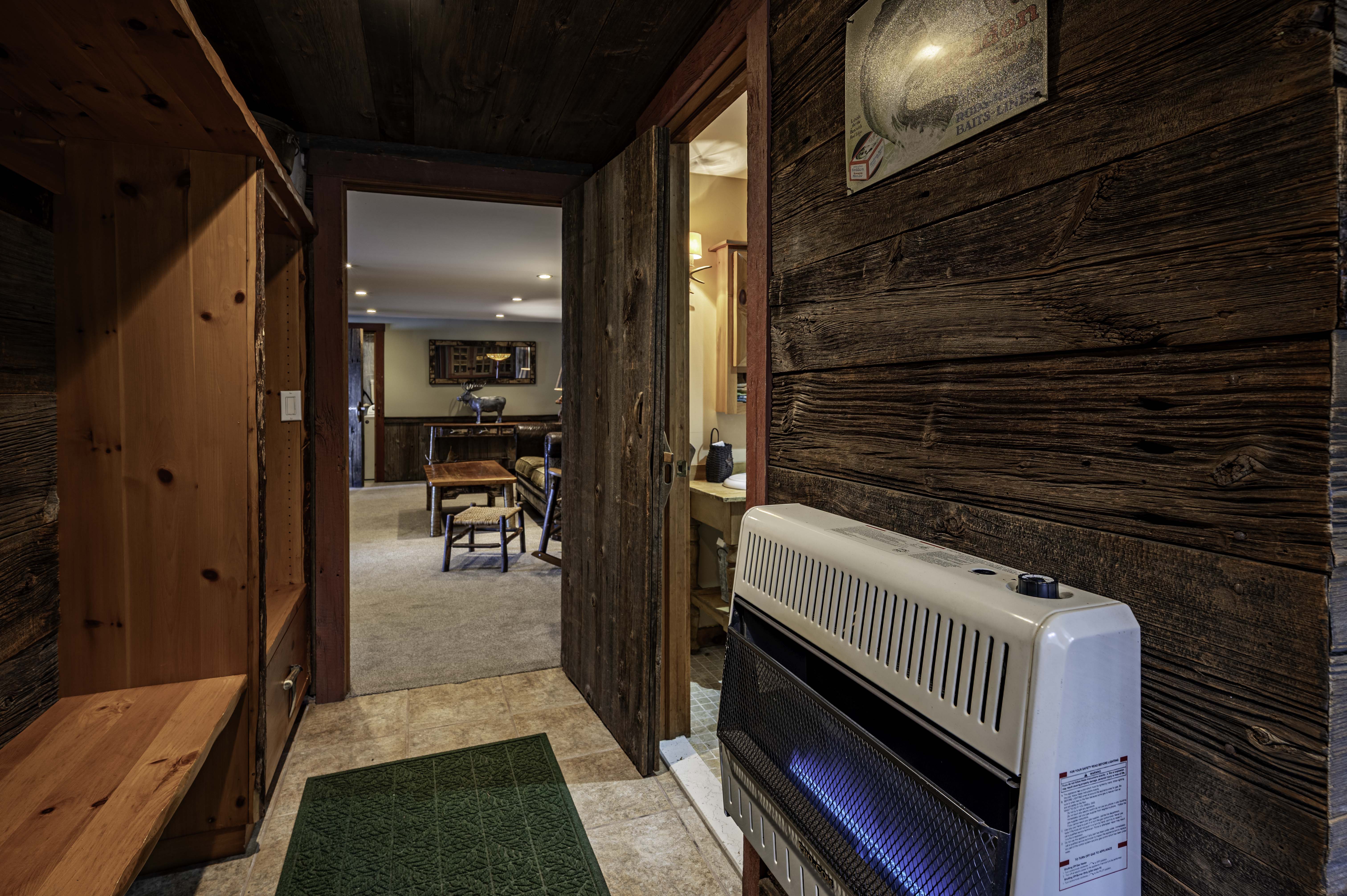  A Classic Adirondack Log Home on Pristine First Lake Frontage - 物件實景