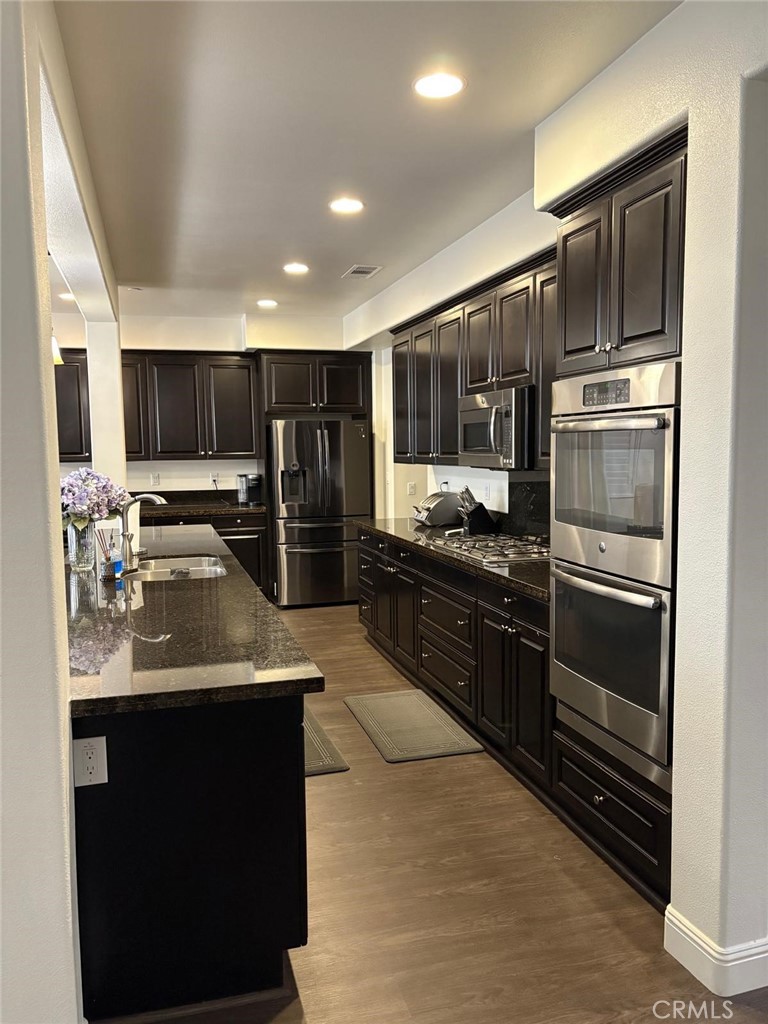 Jurupa Valley, California, 91752, United States, 7 Bedrooms Bedrooms, ,5 BathroomsBathrooms,Residential,For Sale,2020067