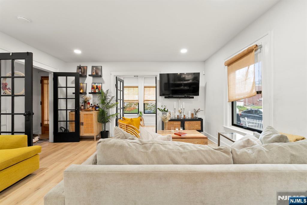 Rutherford, New Jersey, 07070, United States, 4 Bedrooms Bedrooms, ,2 BathroomsBathrooms,Residential,For Sale,1977707