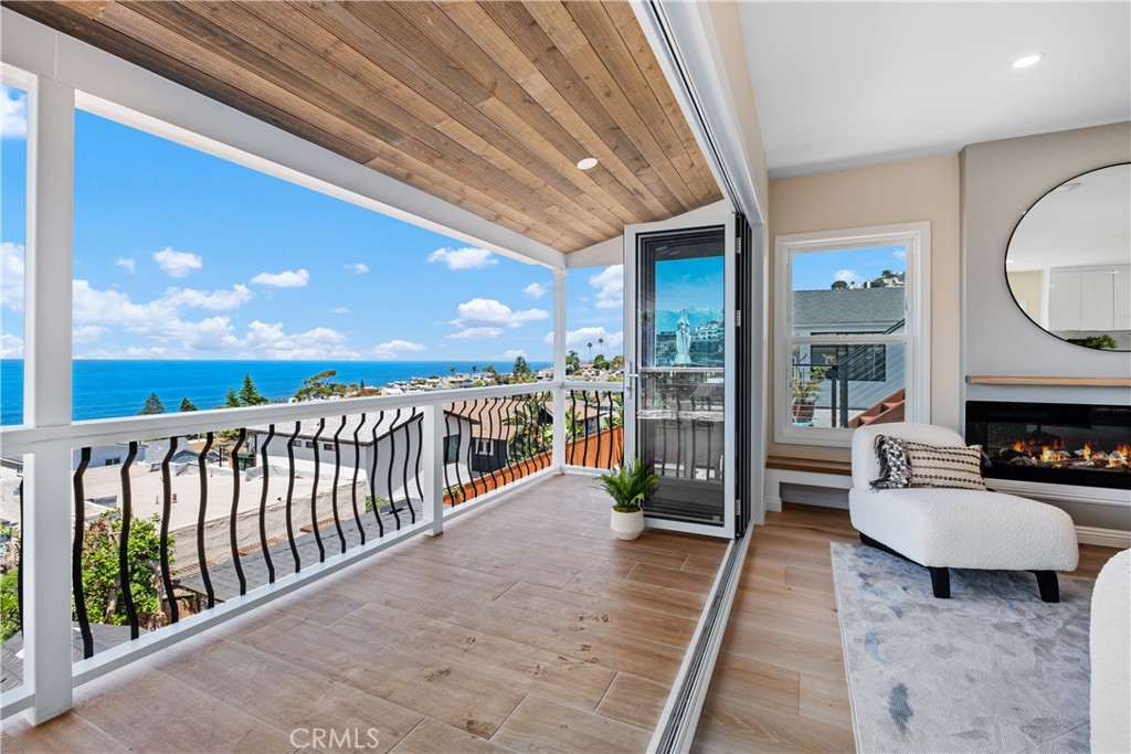 Laguna Beach, California, 92651, United States, 2 Bedrooms Bedrooms, ,3 BathroomsBathrooms,Residential,For Sale,1998159