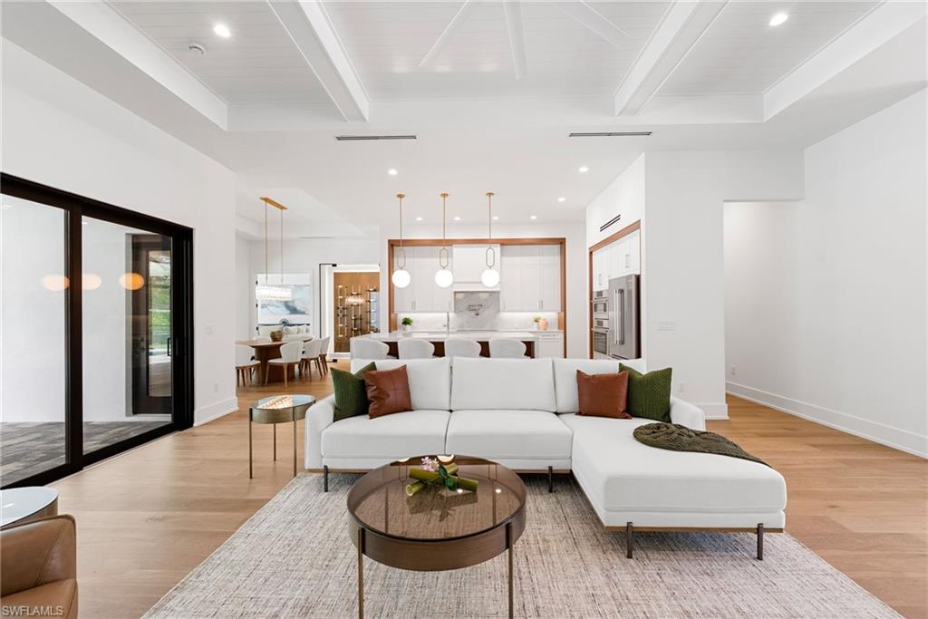 Naples, Florida, 34105, United States, 4 Bedrooms Bedrooms, ,5 BathroomsBathrooms,Residential,For Sale,1991548