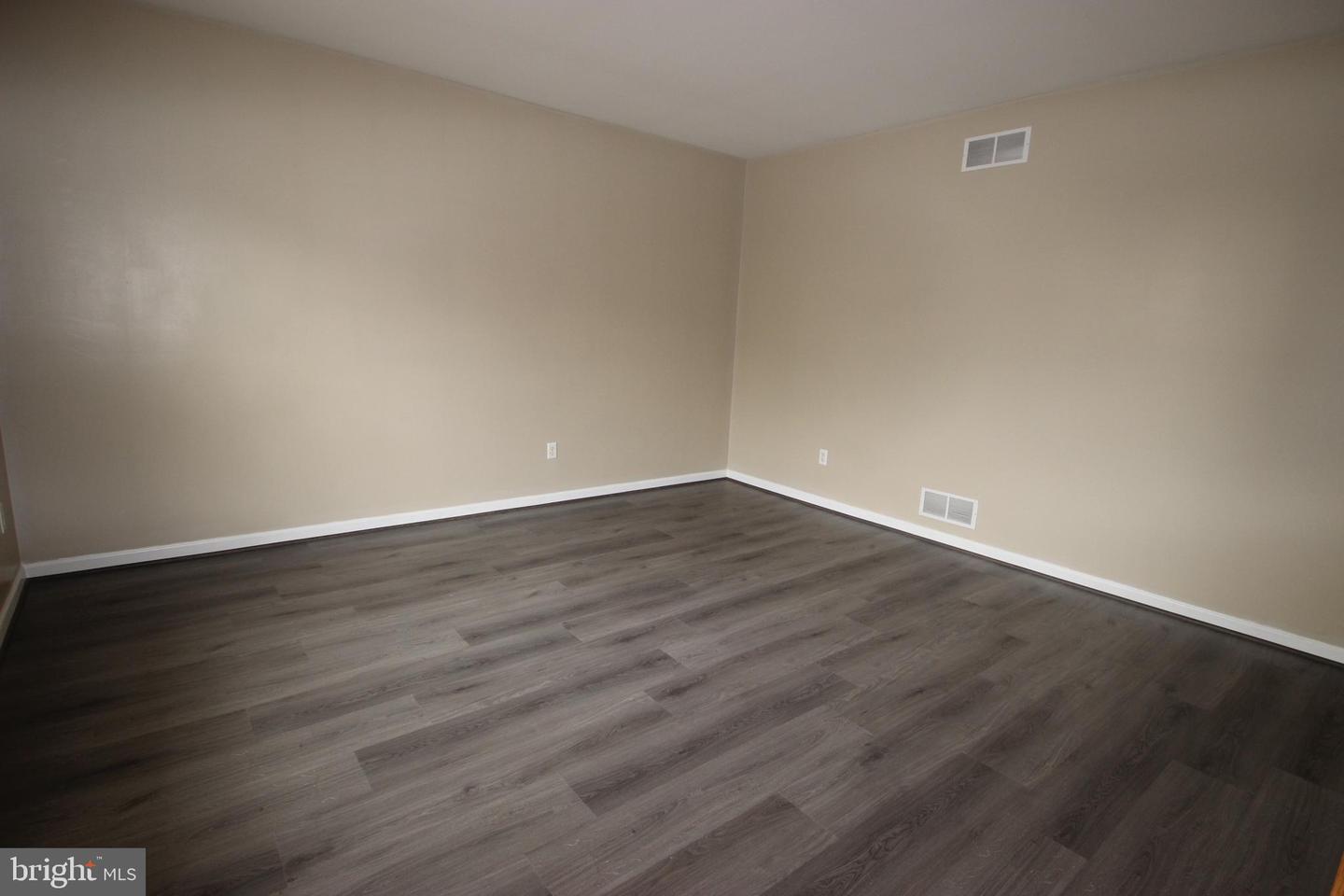 New Castle, Delaware, 19720, United States, 4 Bedrooms Bedrooms, ,3 BathroomsBathrooms,Residential,For Sale,2049034