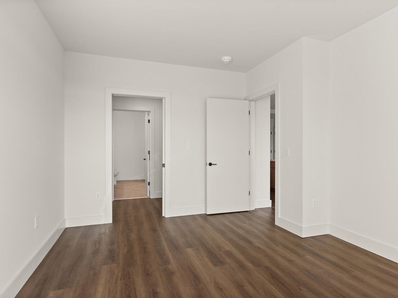 Burlington, Vermont, 05401, United States, 2 Bedrooms Bedrooms, ,1 BathroomBathrooms,Residential,For Sale,1942115