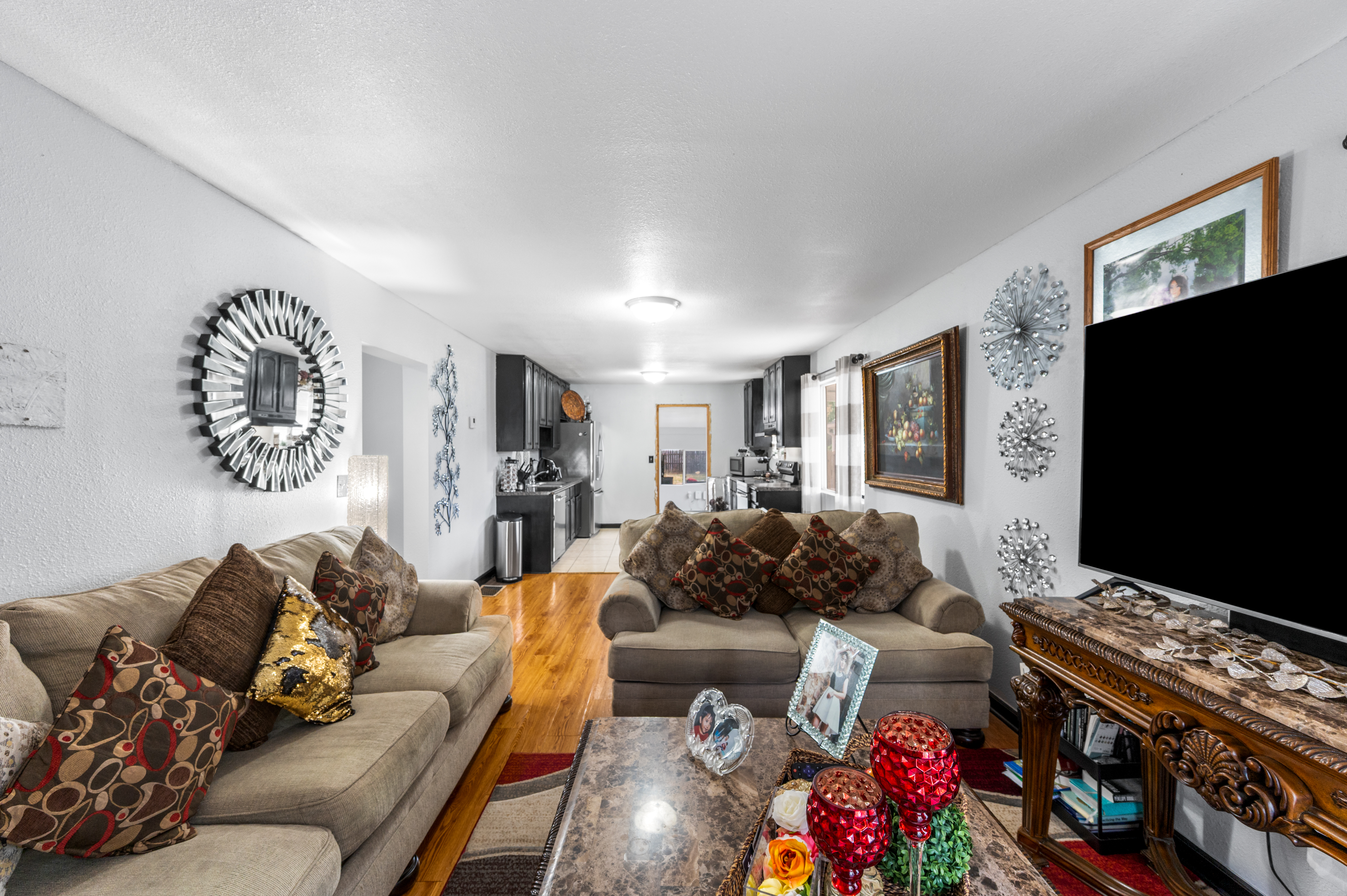  Commerce City Home with Fenced Yard and Plenty of Parking Space - 物件實景