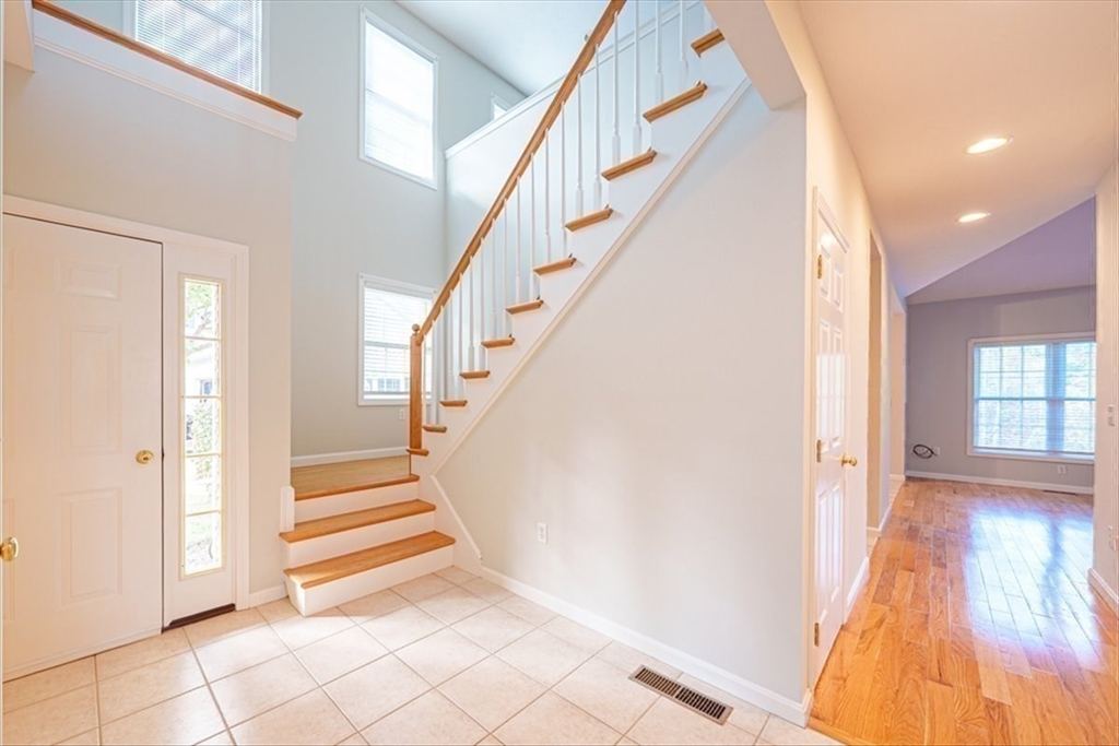 Milford, Massachusetts, 01757, United States, 2 Bedrooms Bedrooms, ,2 BathroomsBathrooms,Residential,For Sale,1982963